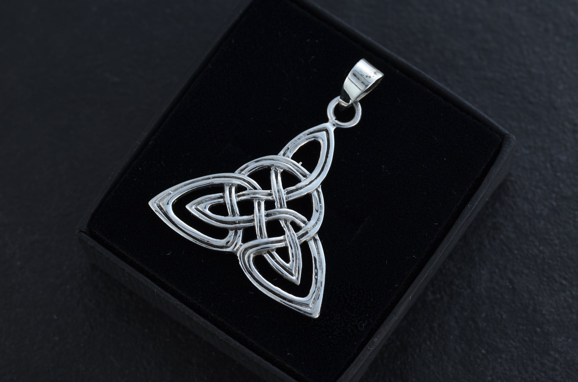Aeltris Triquetra Anhänger