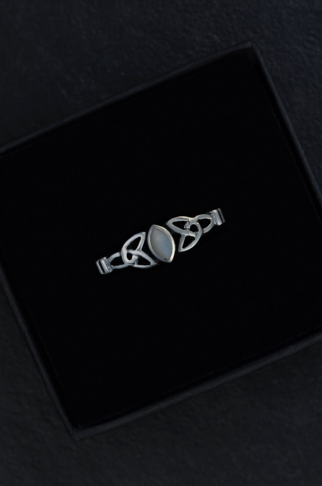 Ring „Trilunaris“ weiß