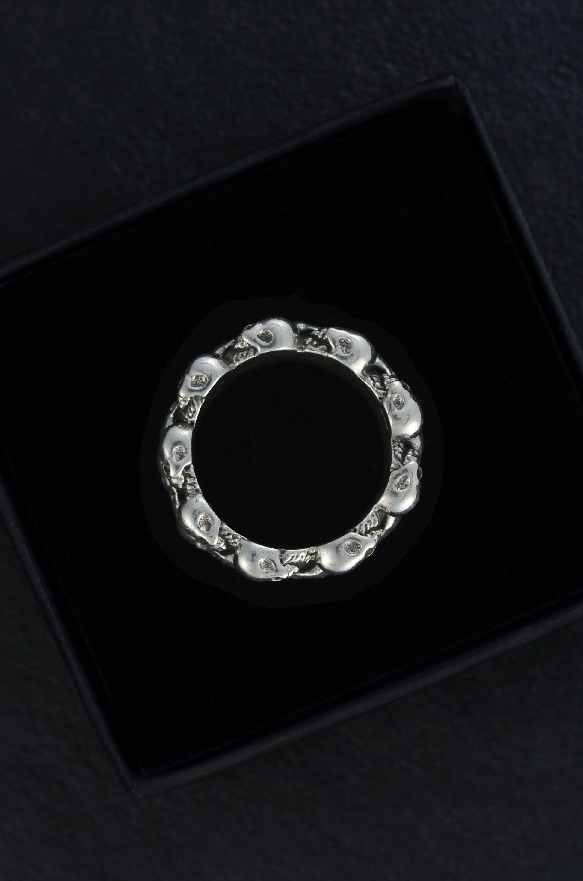 Totenschädelband Ring