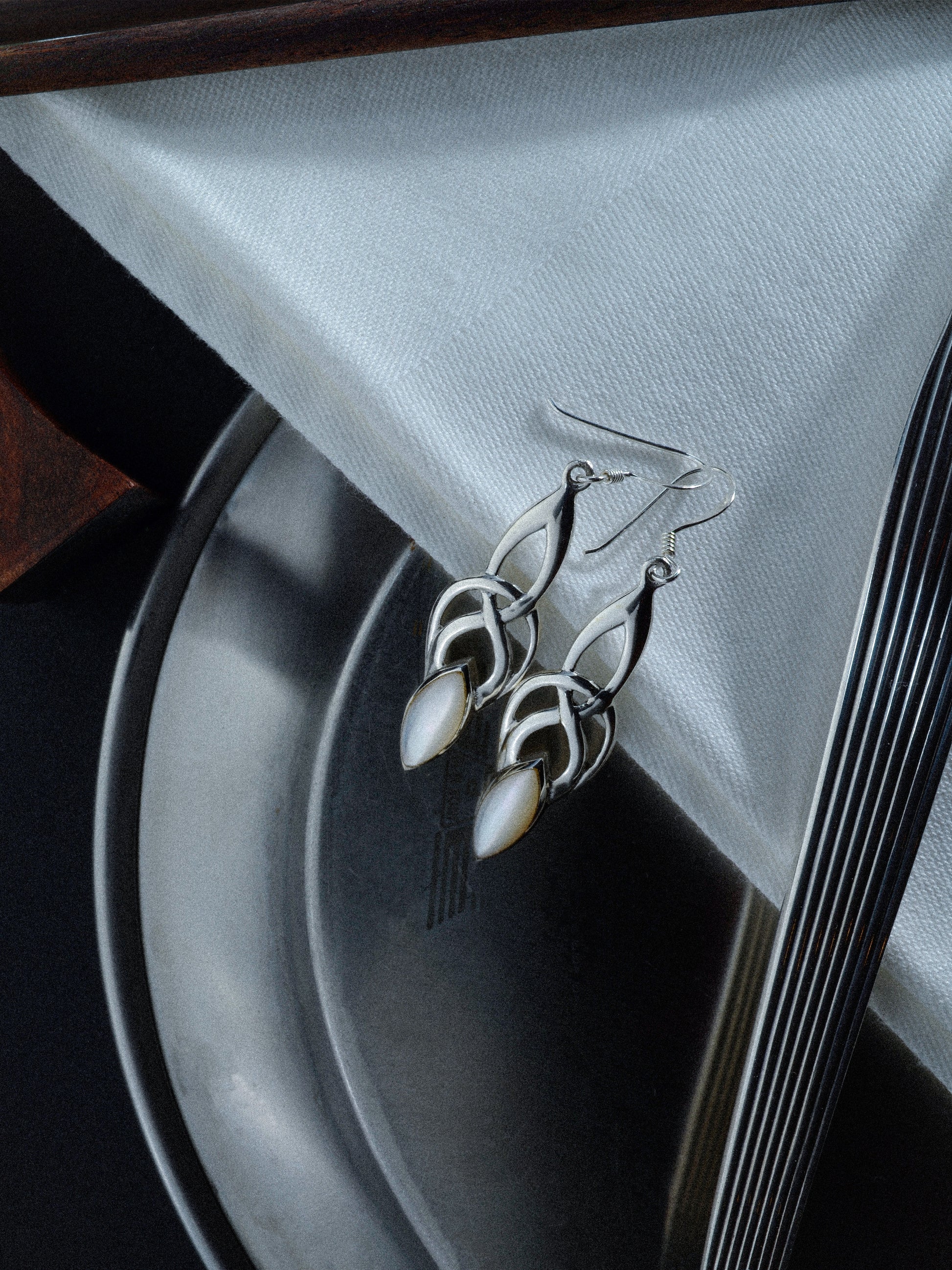 Ohrhänger „Sylvarin“ groß / weiß