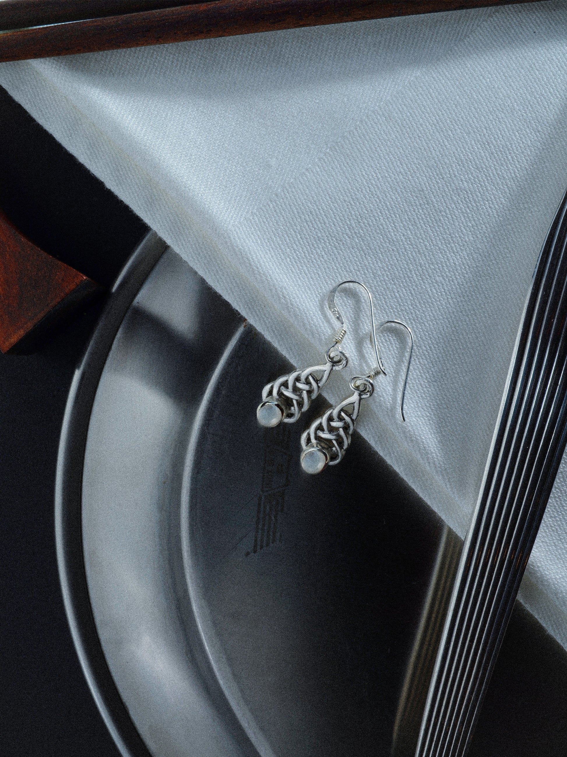 Ohrhänger „Aeternitas“ weiß