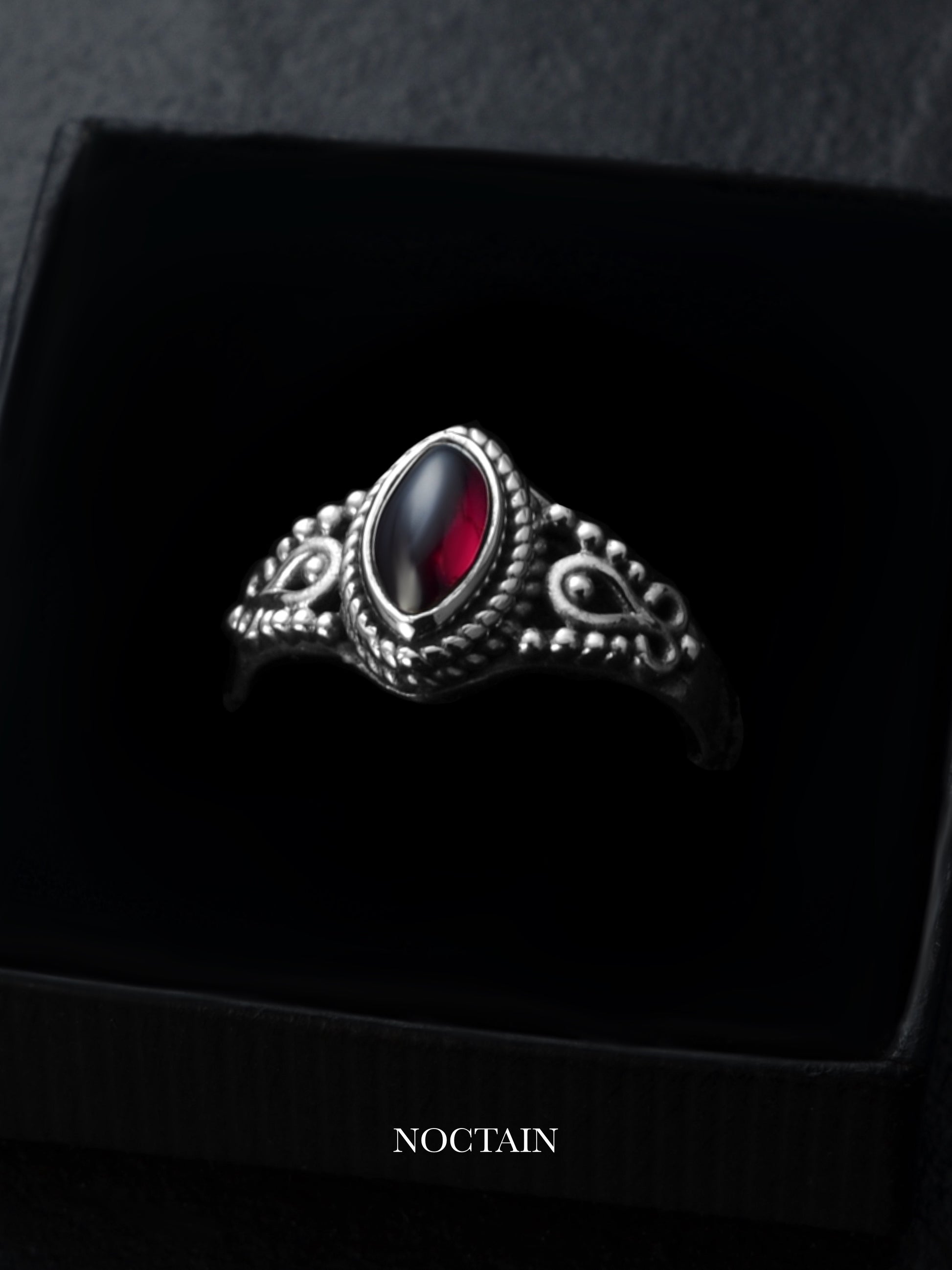 Ring „Lunara red“