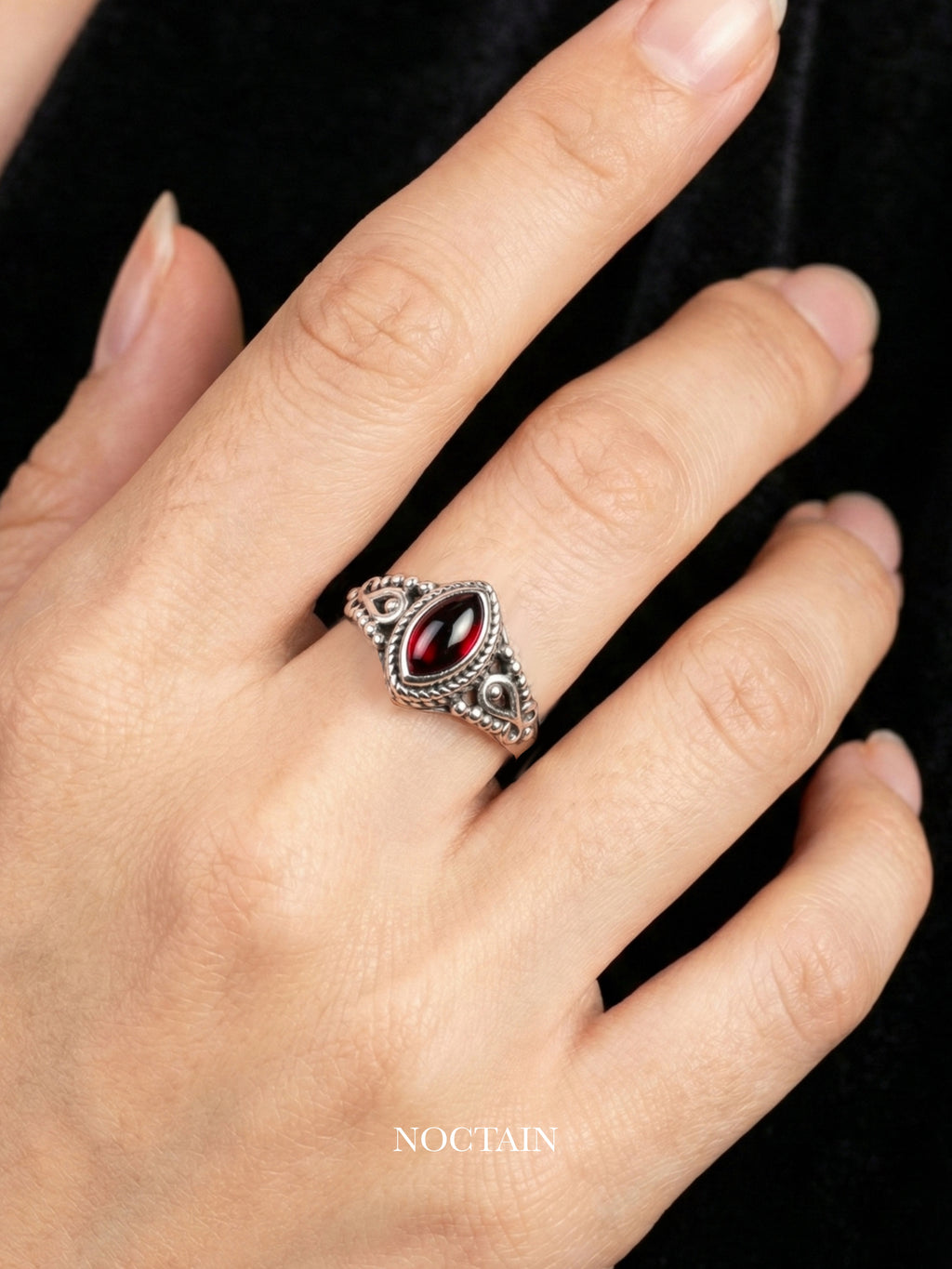 Ring „Lunara red“