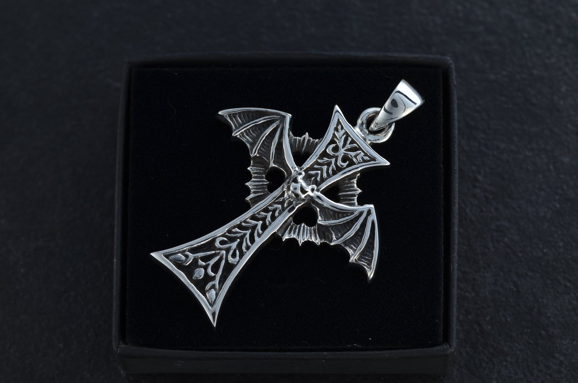 Noctis Kreuzanhänger