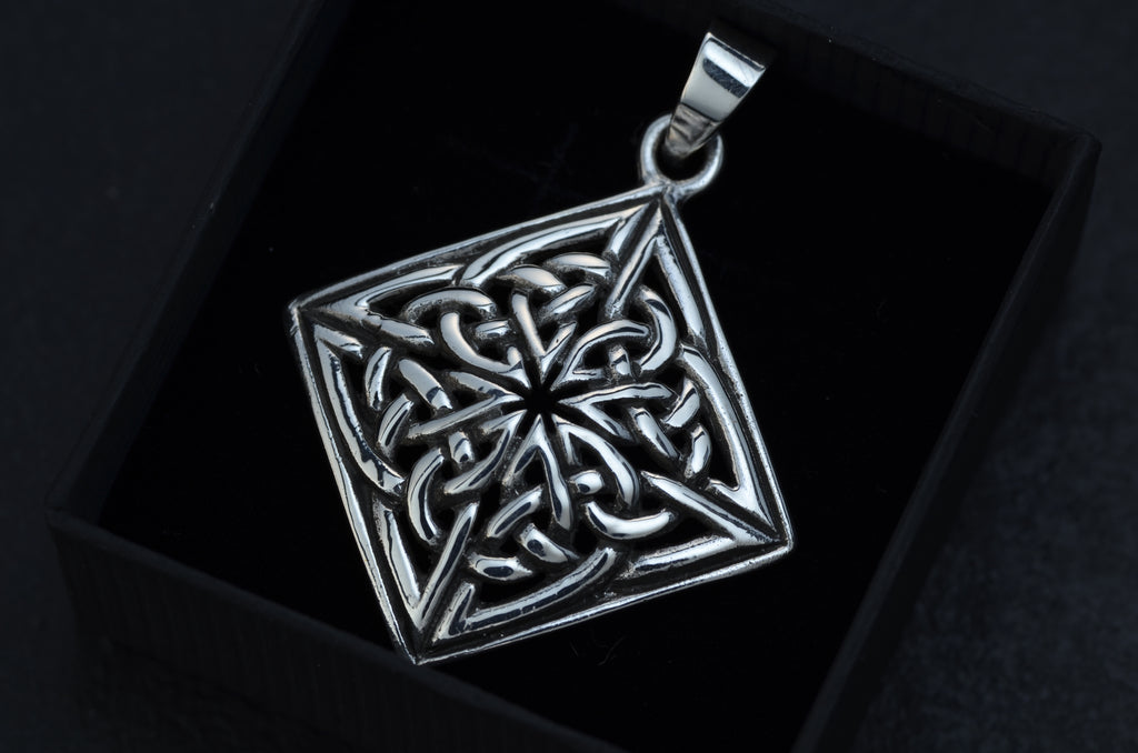 Ewigkeitsknoten Anhänger