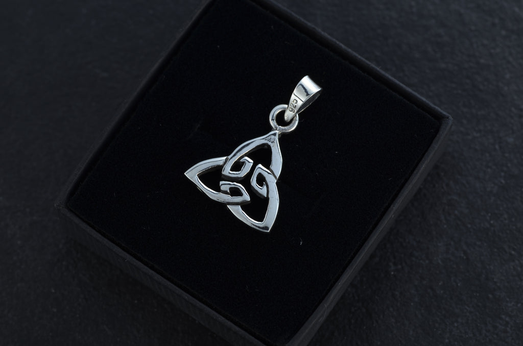 Trilith Knotenanhänger