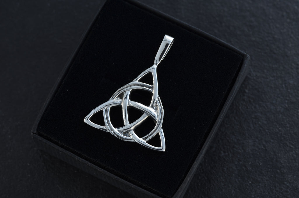 Anhänger Triquetra „Trinwyn“