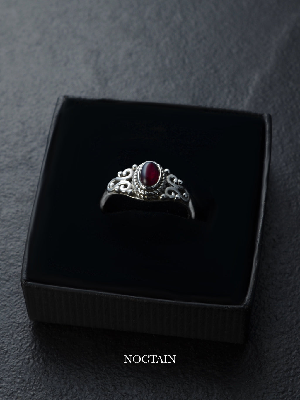 Ring „Red whisper“