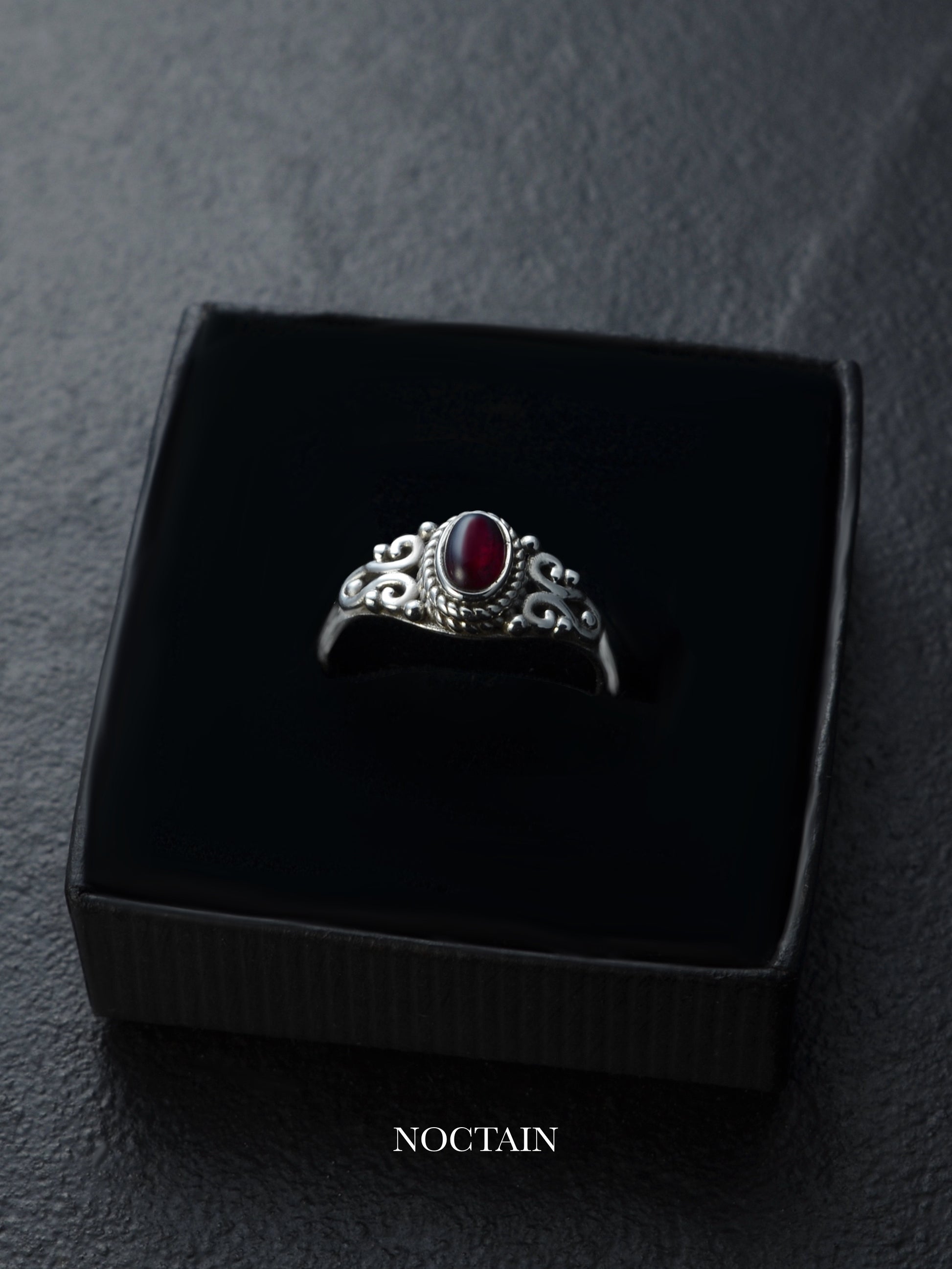 Ring „Red whisper“