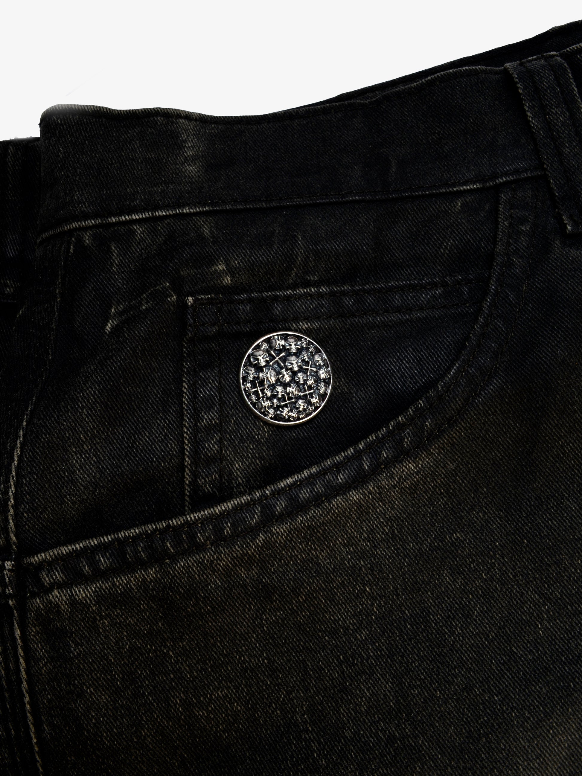 Massiver 925 Sterling Silber Concho für noctain.de. Edler Zierbeschlag mit Skull Design. Hochwertiges Accessoire für Vintage-Jeans & Leder. Jetzt kaufen.