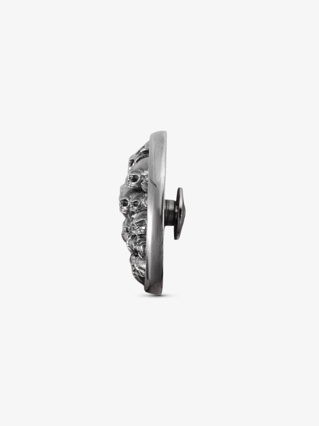 Massiver 925 Sterling Silber Concho für noctain.de. Edler Zierbeschlag mit Skull Design. Hochwertiges Accessoire für Vintage-Jeans & Leder. Jetzt kaufen. Seitenansicht