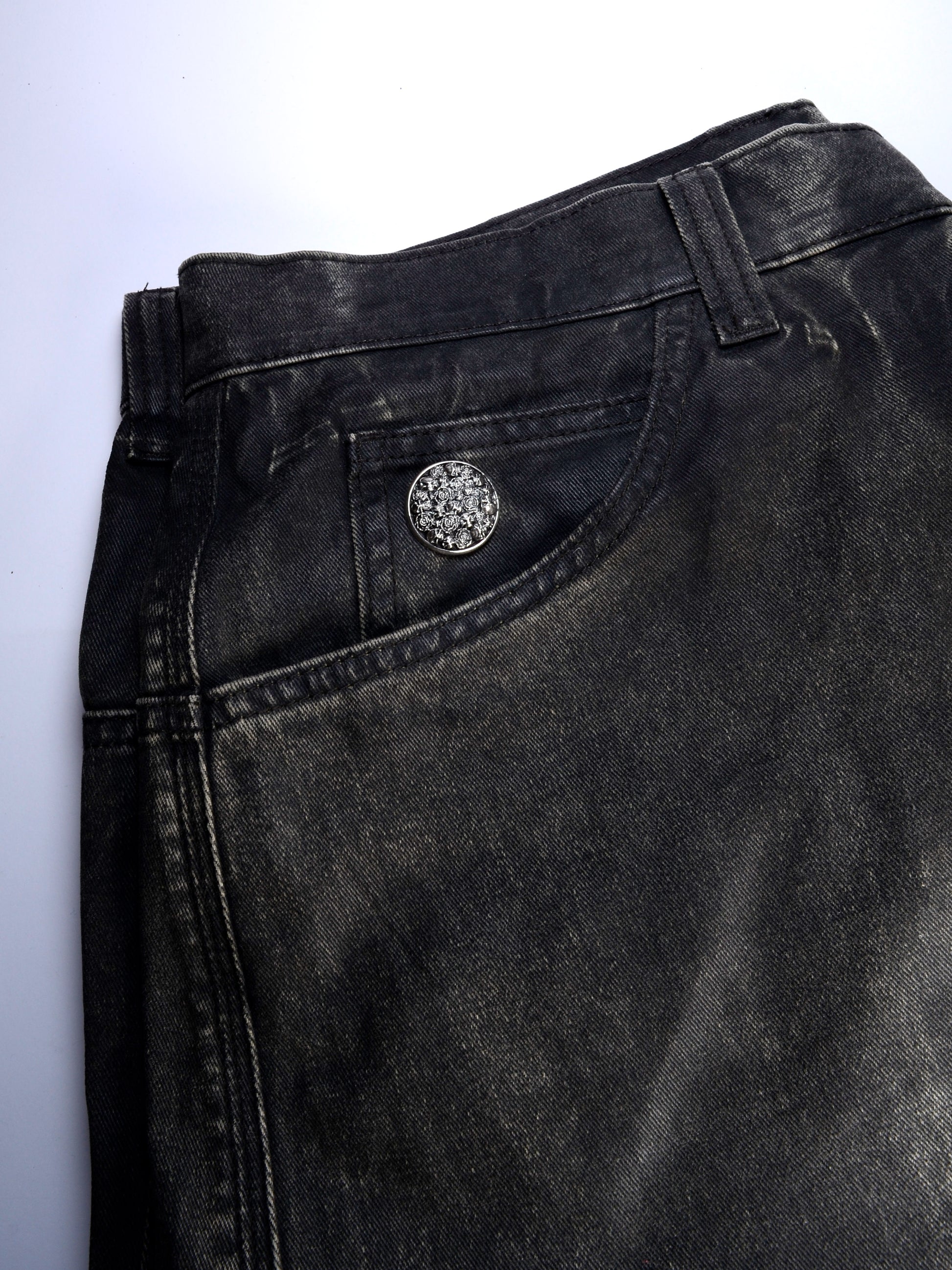 Massiver 925 Sterling Silber Concho Totenkopf & Rose für noctain.de. Hochwertiges Accessoire für Vintage-Jeans & Leder. NEU. Szene 2