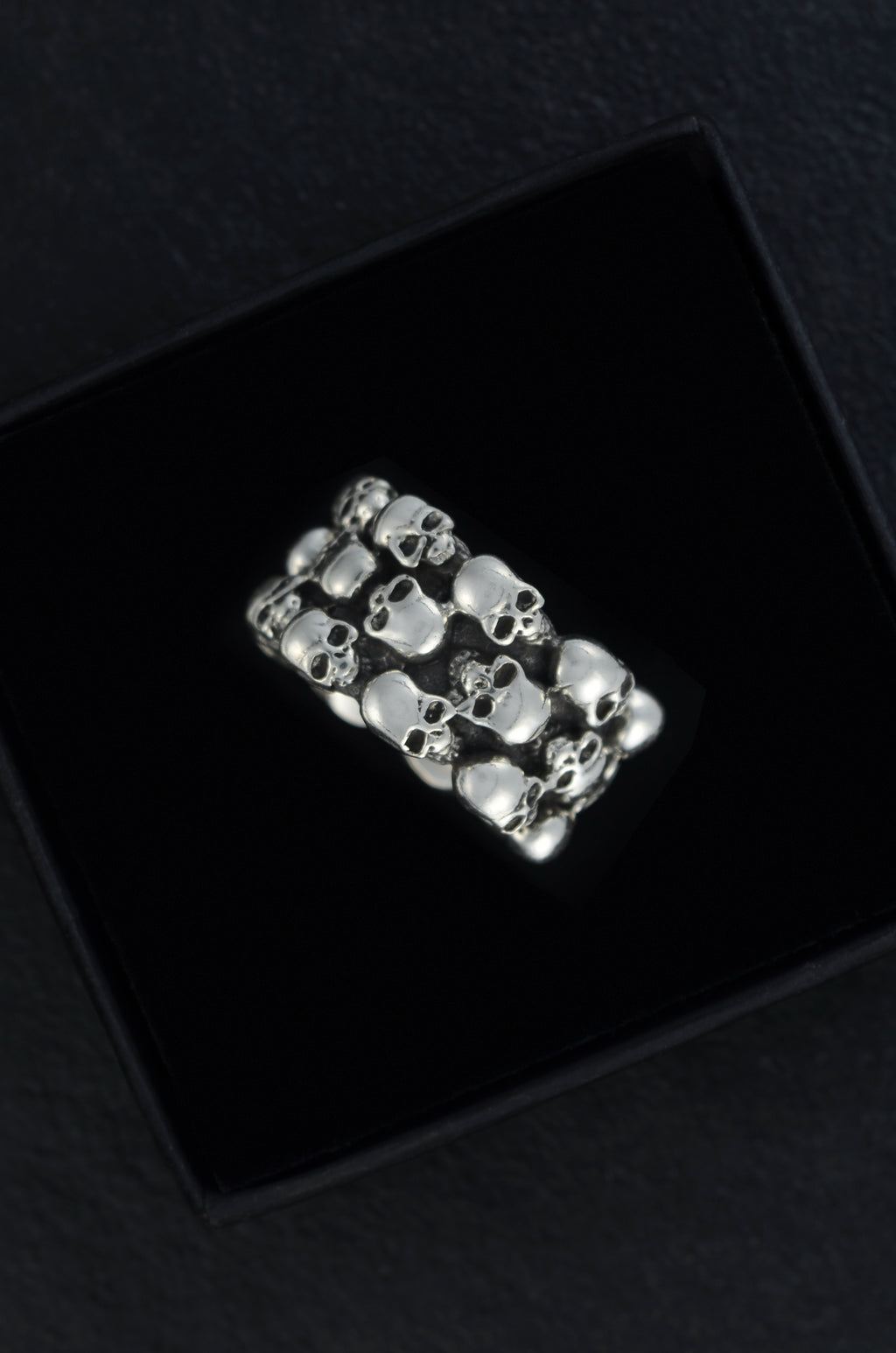 Totenschädelband Ring