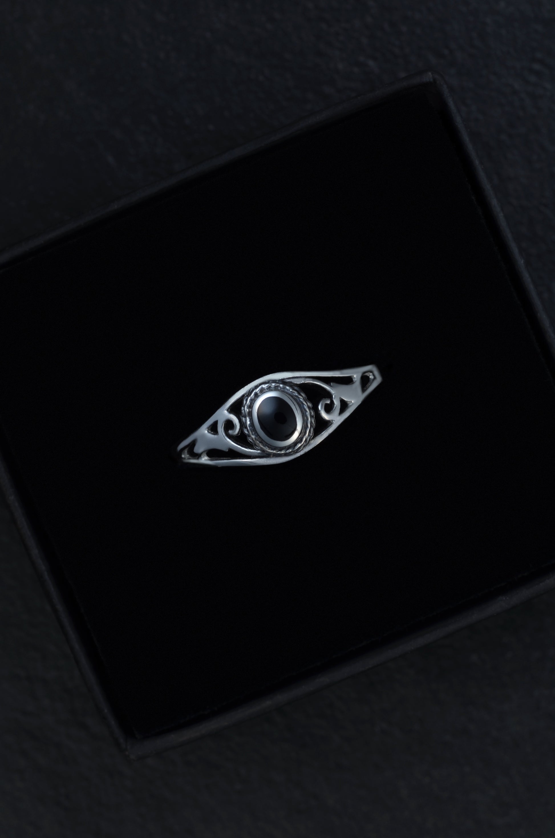 Oculus Noctis Ring