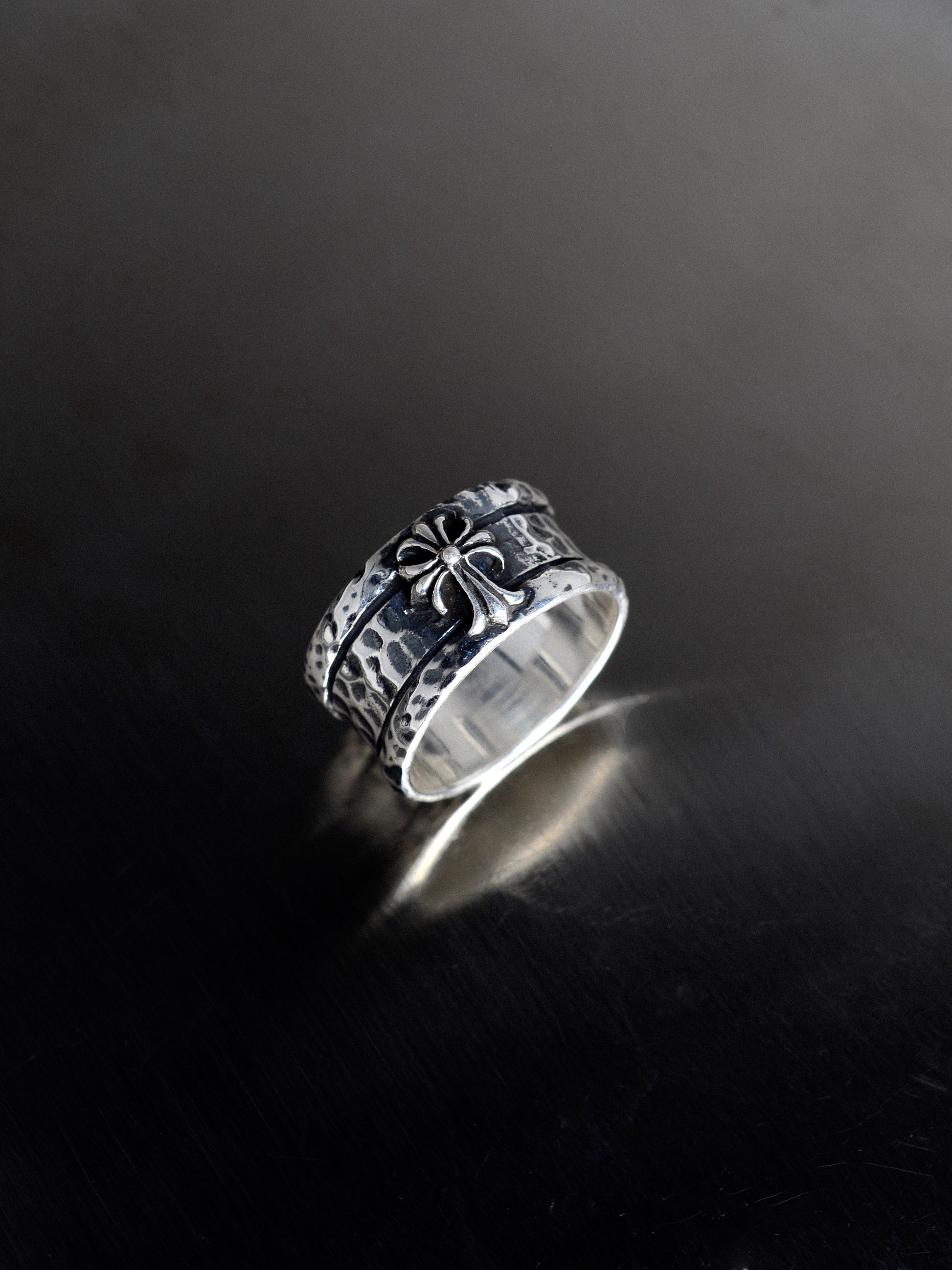 Ring „Aegis Cross“