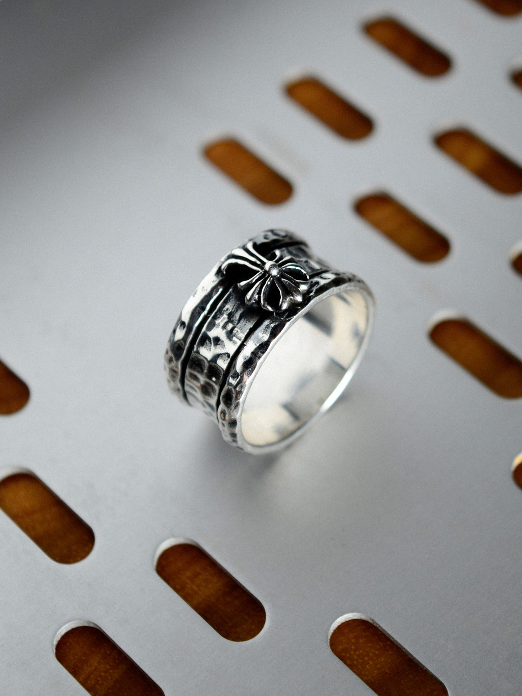 Ring „Aegis Cross“