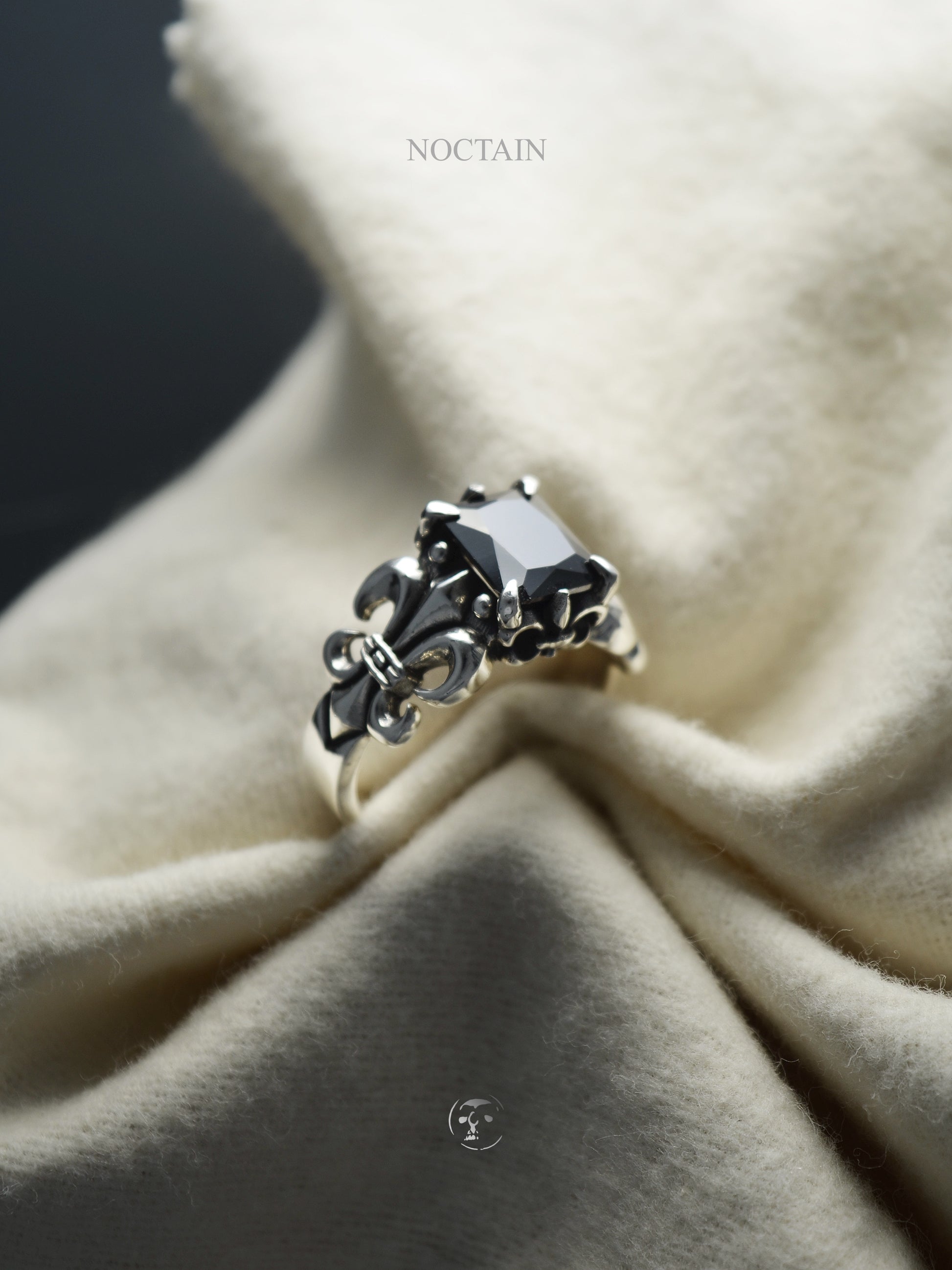 Baranka Fleur de Lis- Biker Ring