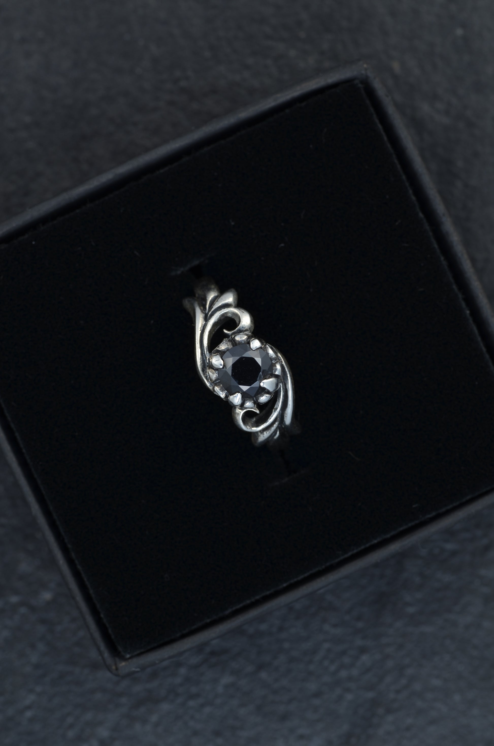 Floralis Ring - Schwarzer Stein