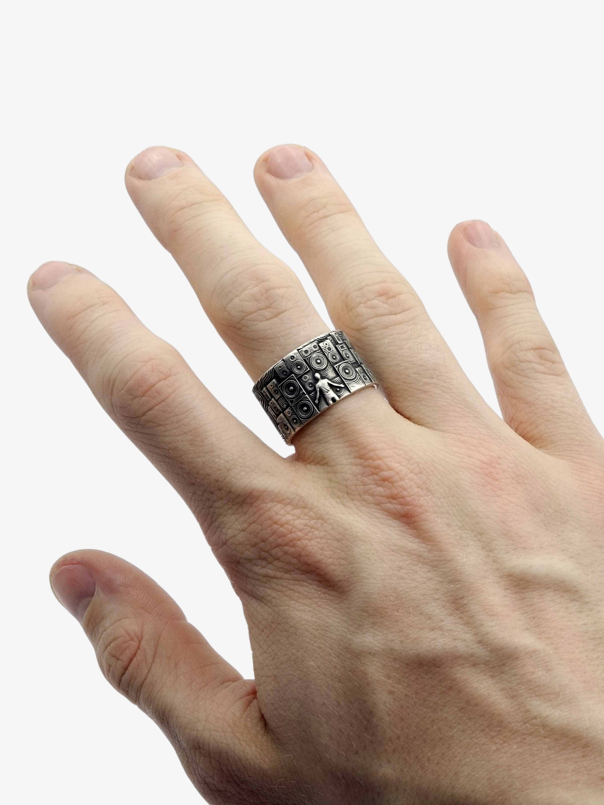 SPEAKER WALL Ring - Frantic Studio