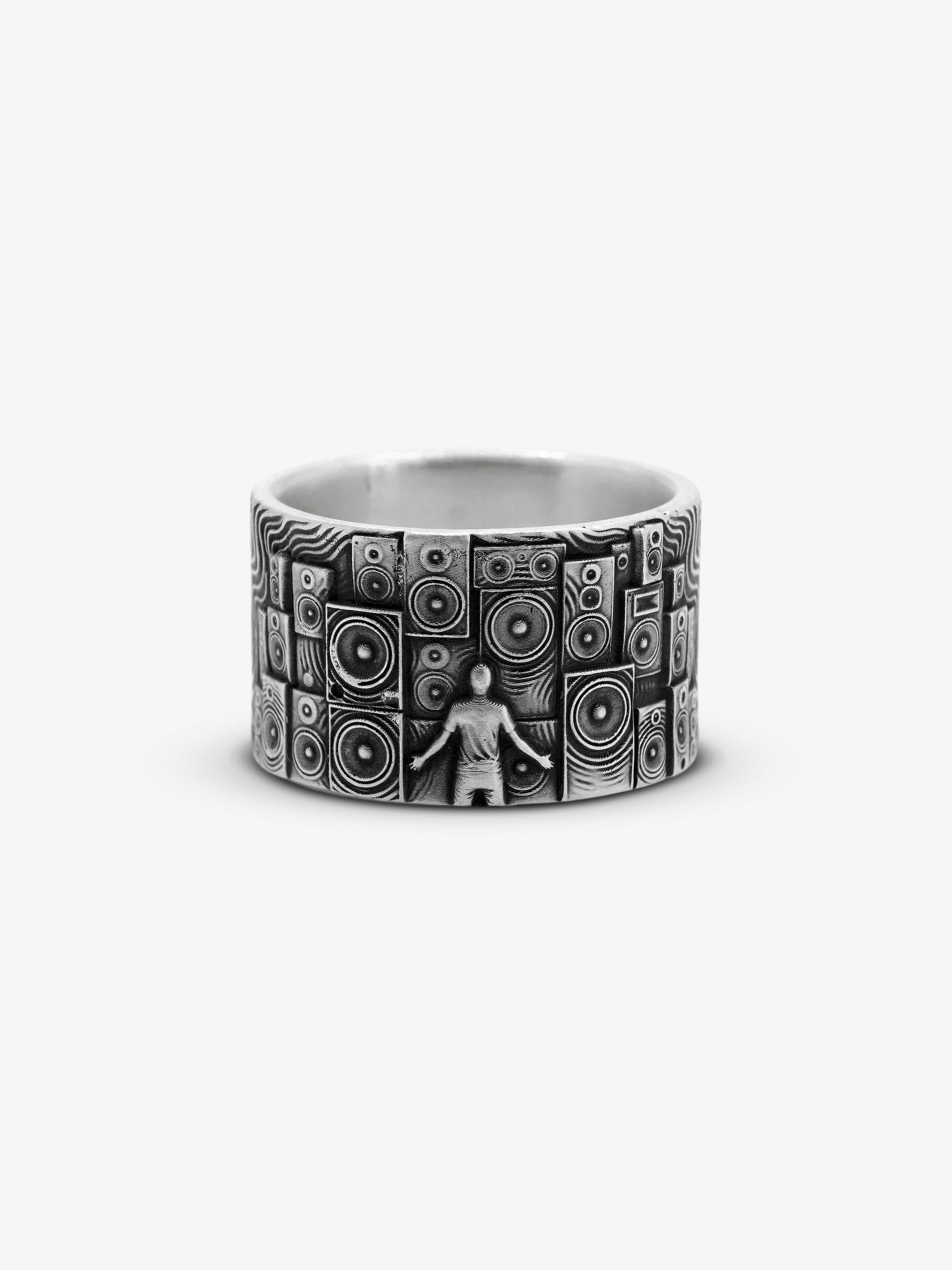 SPEAKER WALL Ring - Frantic Studio