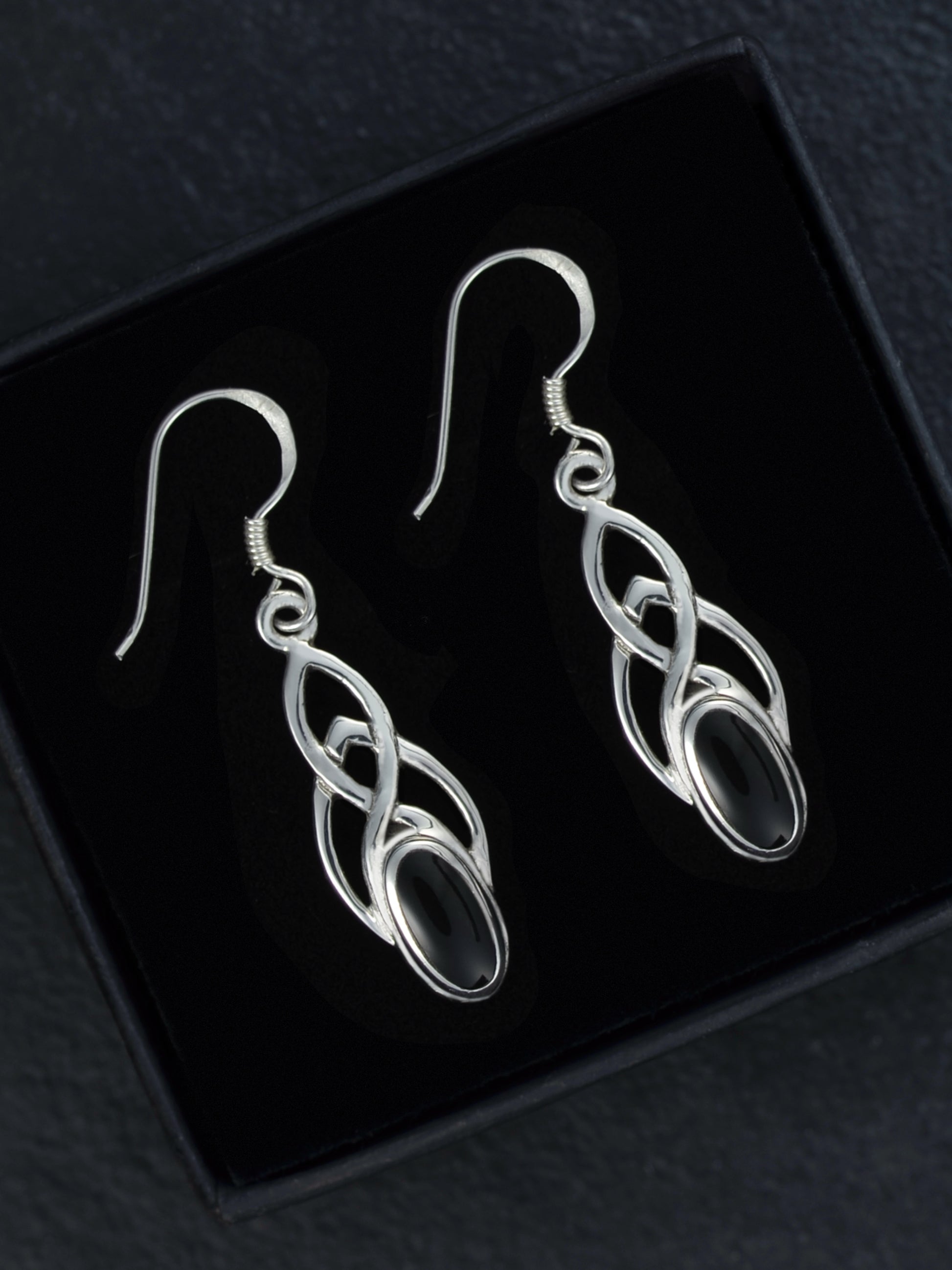 Selvar - Ohrhänger mit Onyx