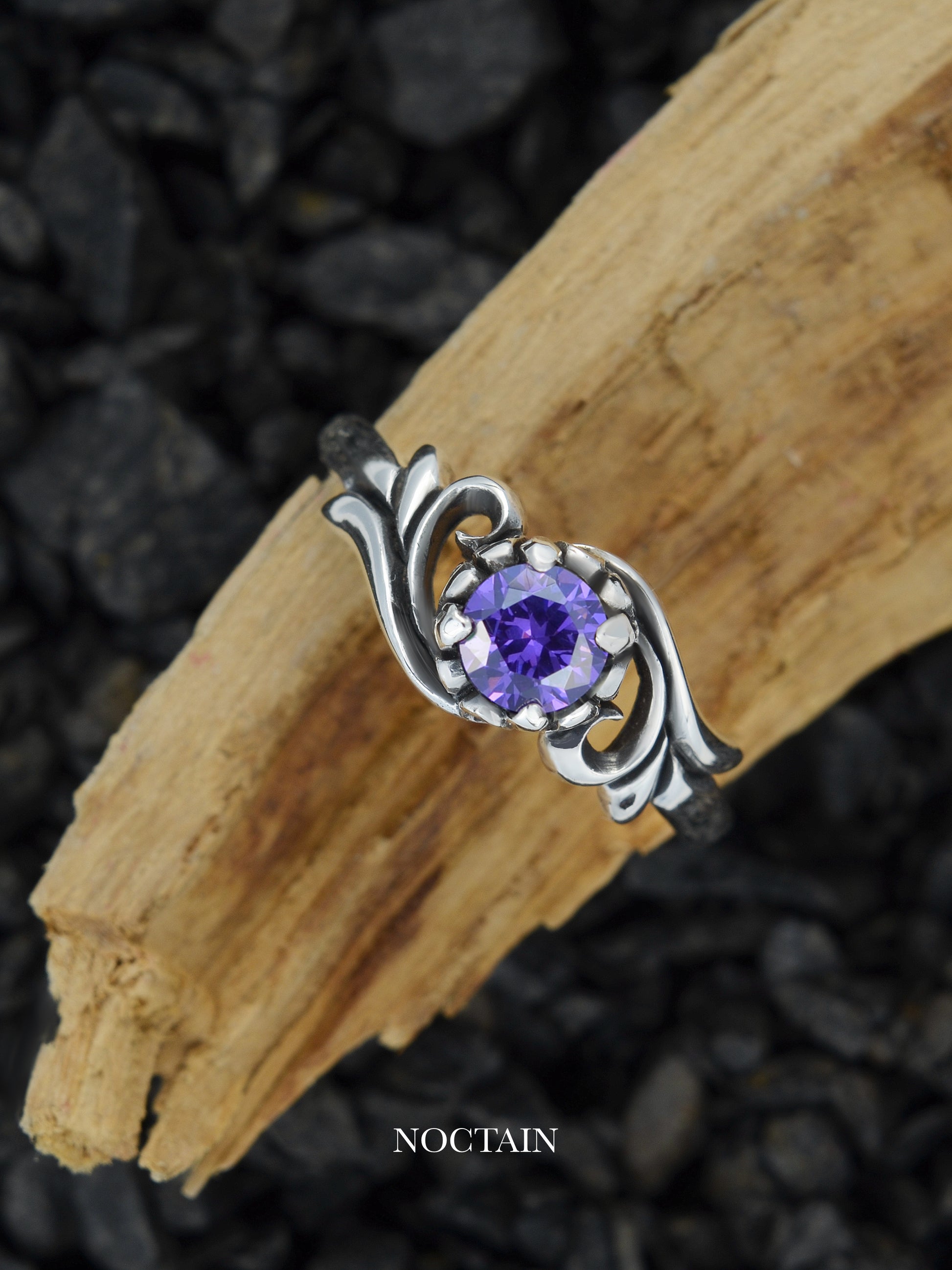 Ivy Morrigan Ring - violett