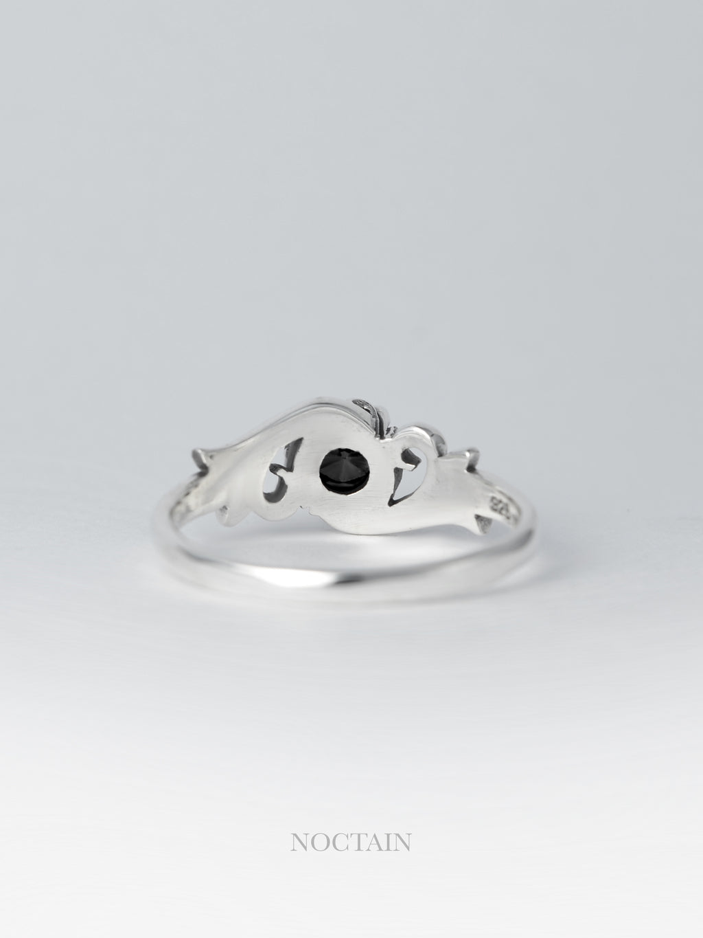 Ivy Morrigan Ring - schwarz