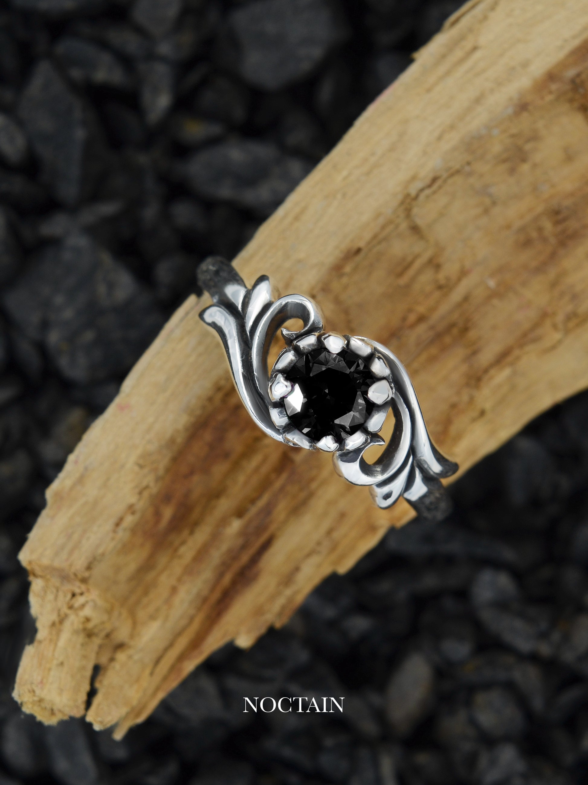 Ivy Morrigan Ring - schwarz