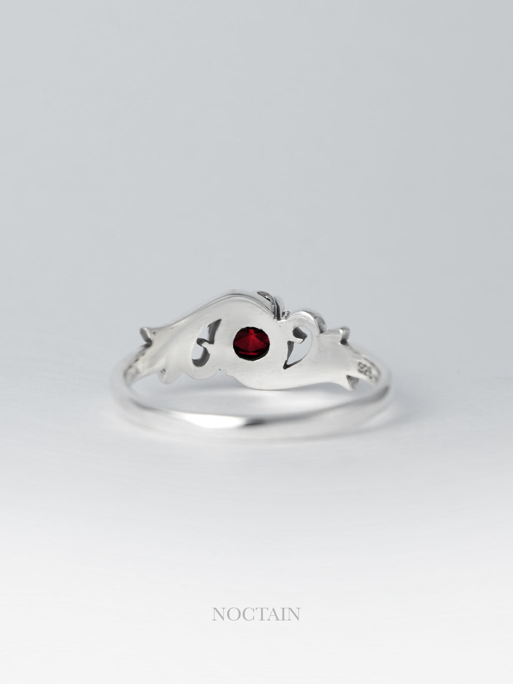 Ivy Morrigan Ring - rot