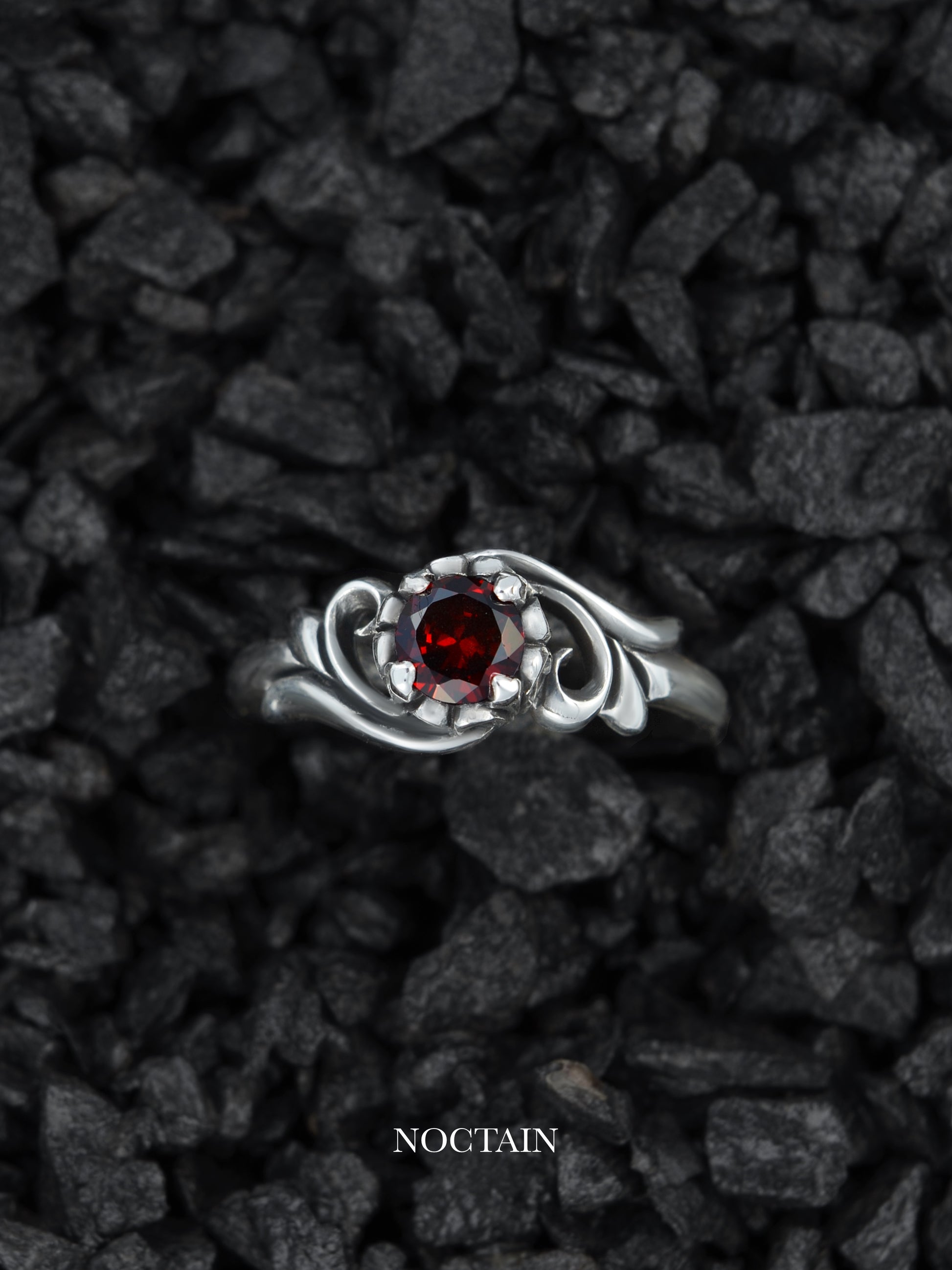 Ivy Morrigan Ring - rot