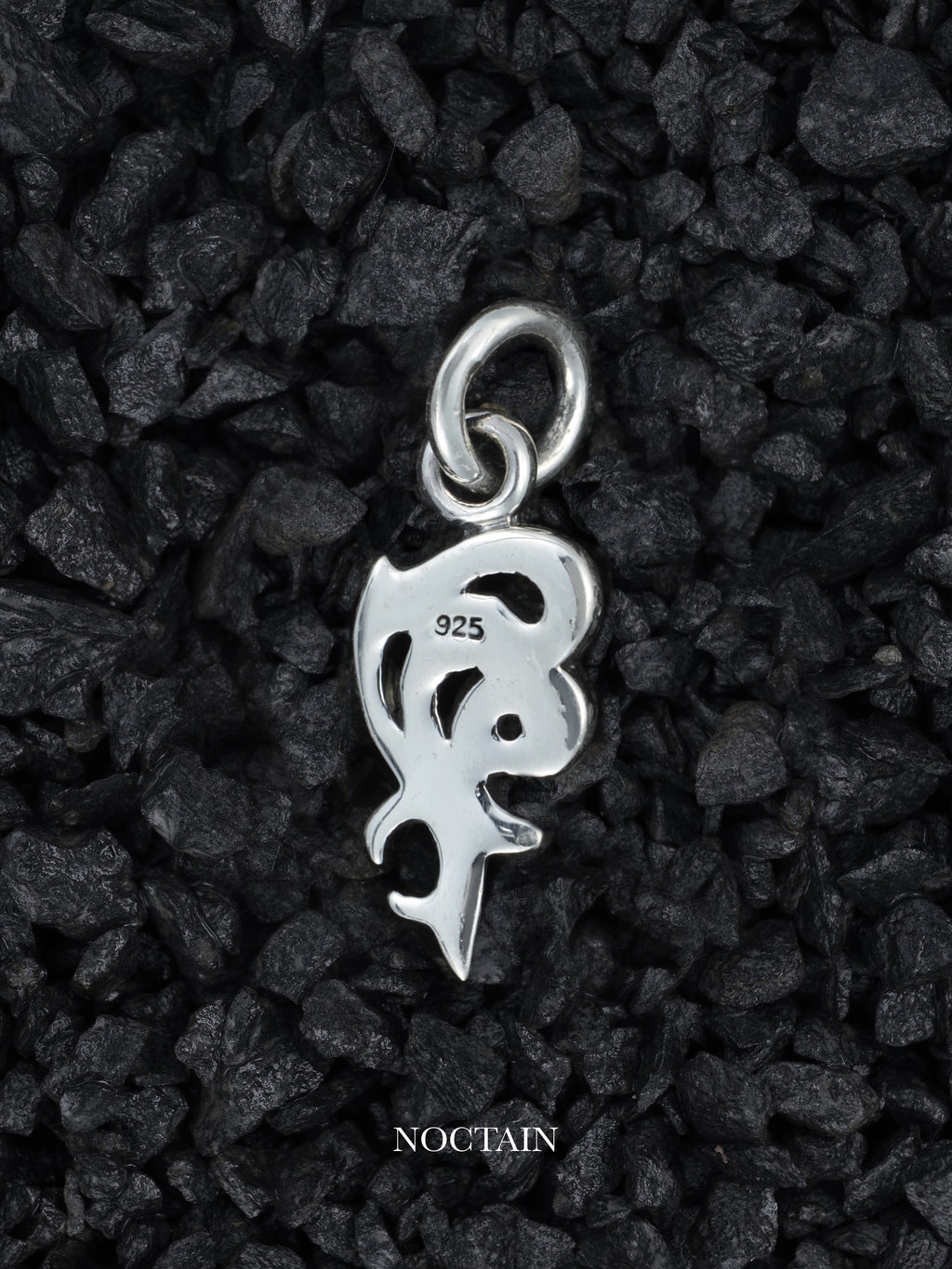 Morrigan Anhänger - violett (klein)