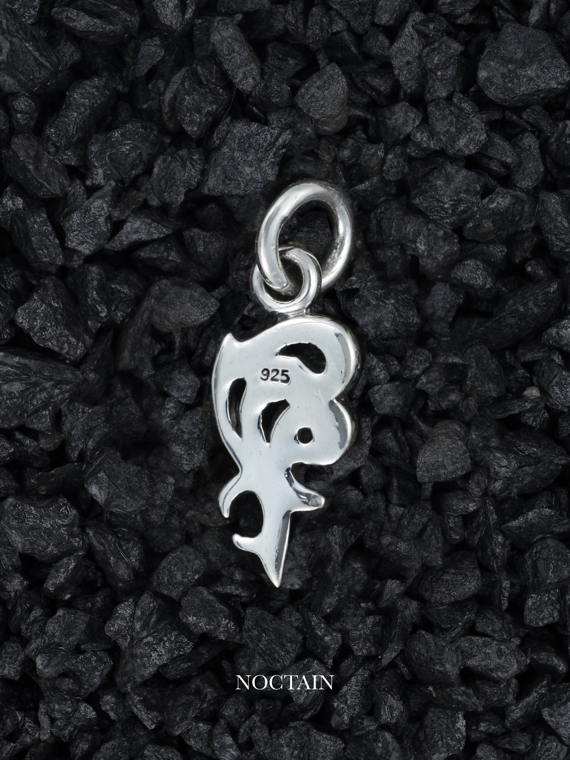 Morrigan Anhänger - rot (klein)