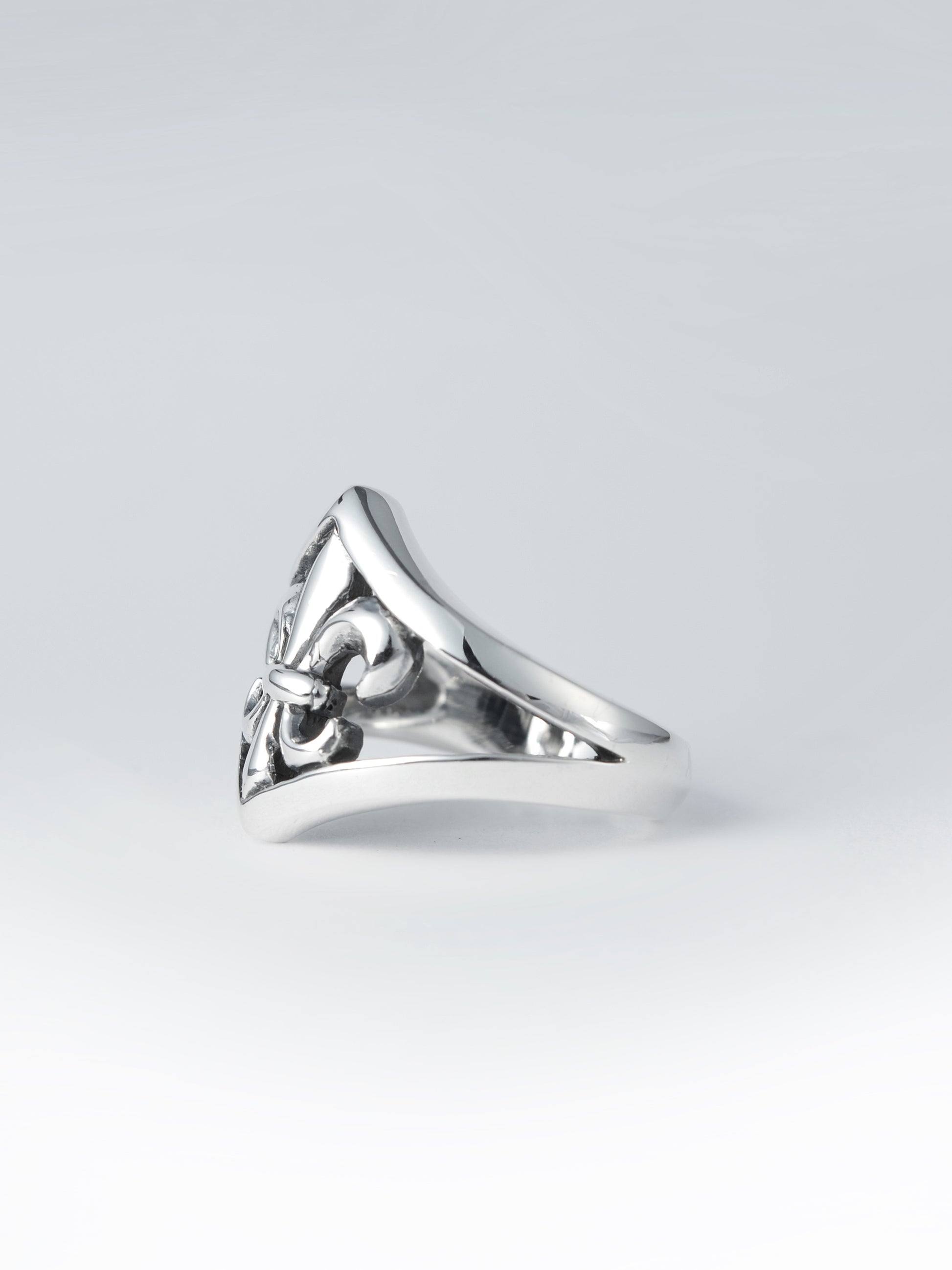 Ring Fleur de Lis „Lysveil“