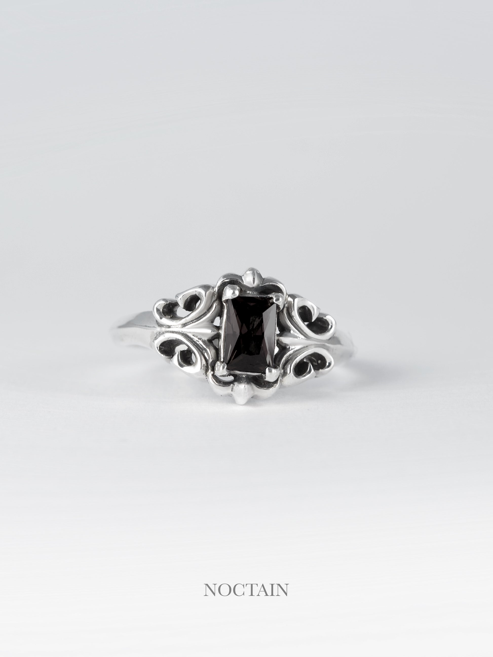 Royal Cut Morrigan Ring - schwarz