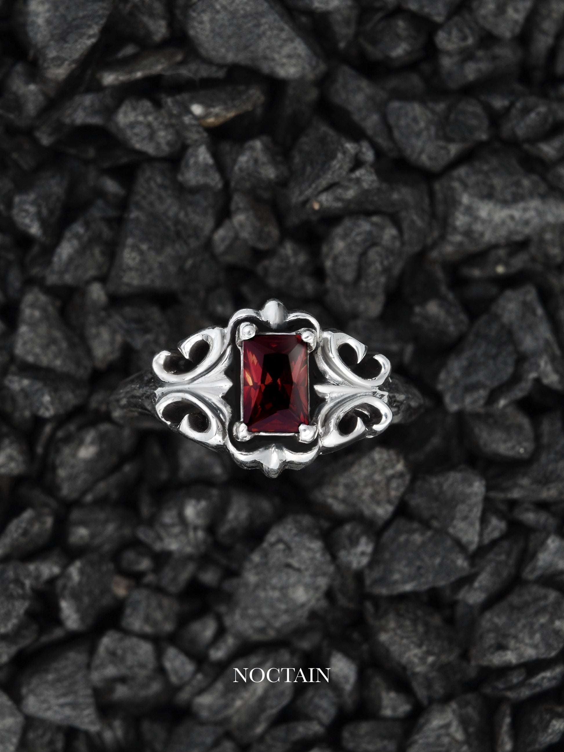 Royal Cut Morrigan Ring - rot