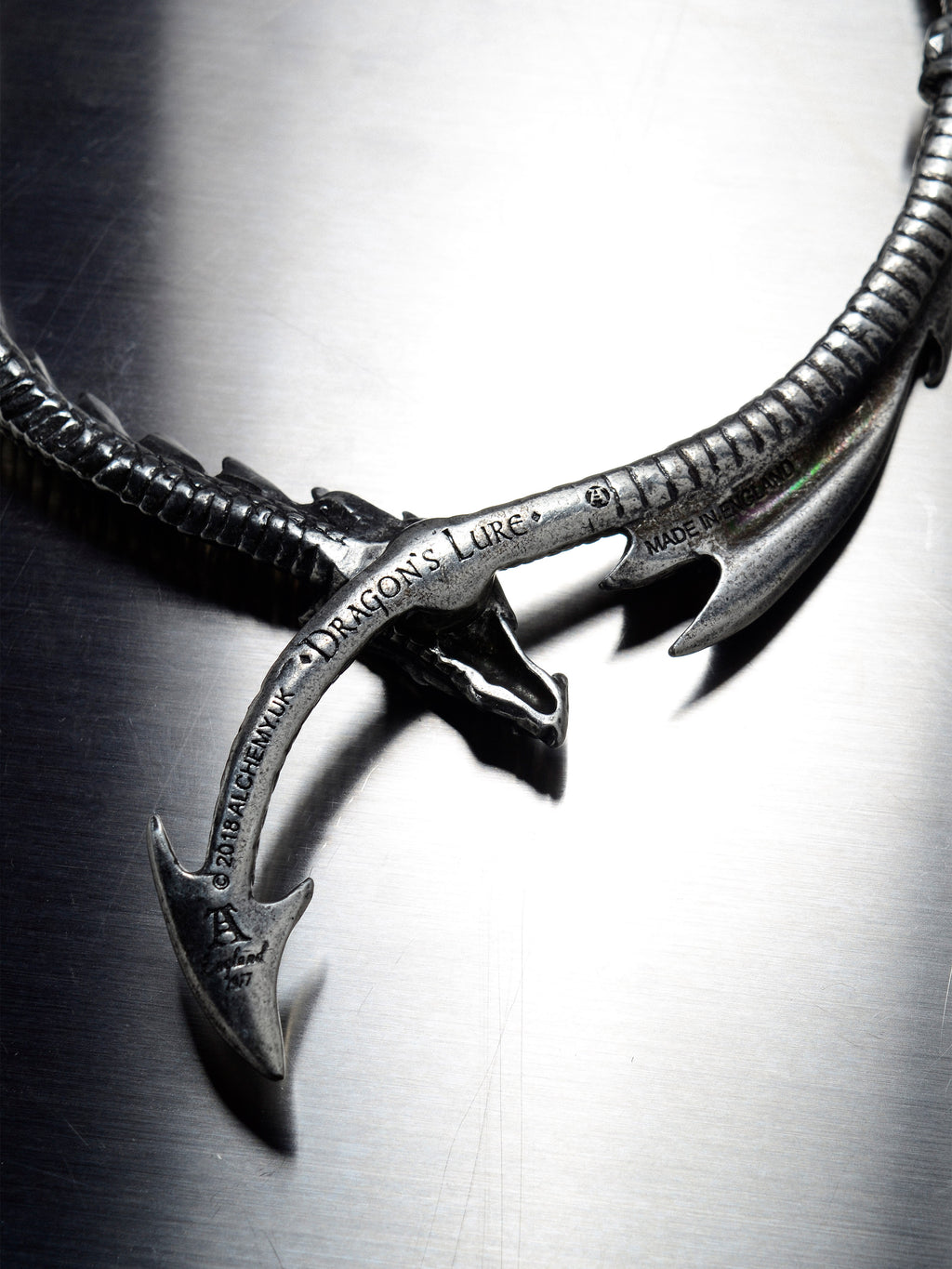Dragon's Lure Halskette - Verstellbar