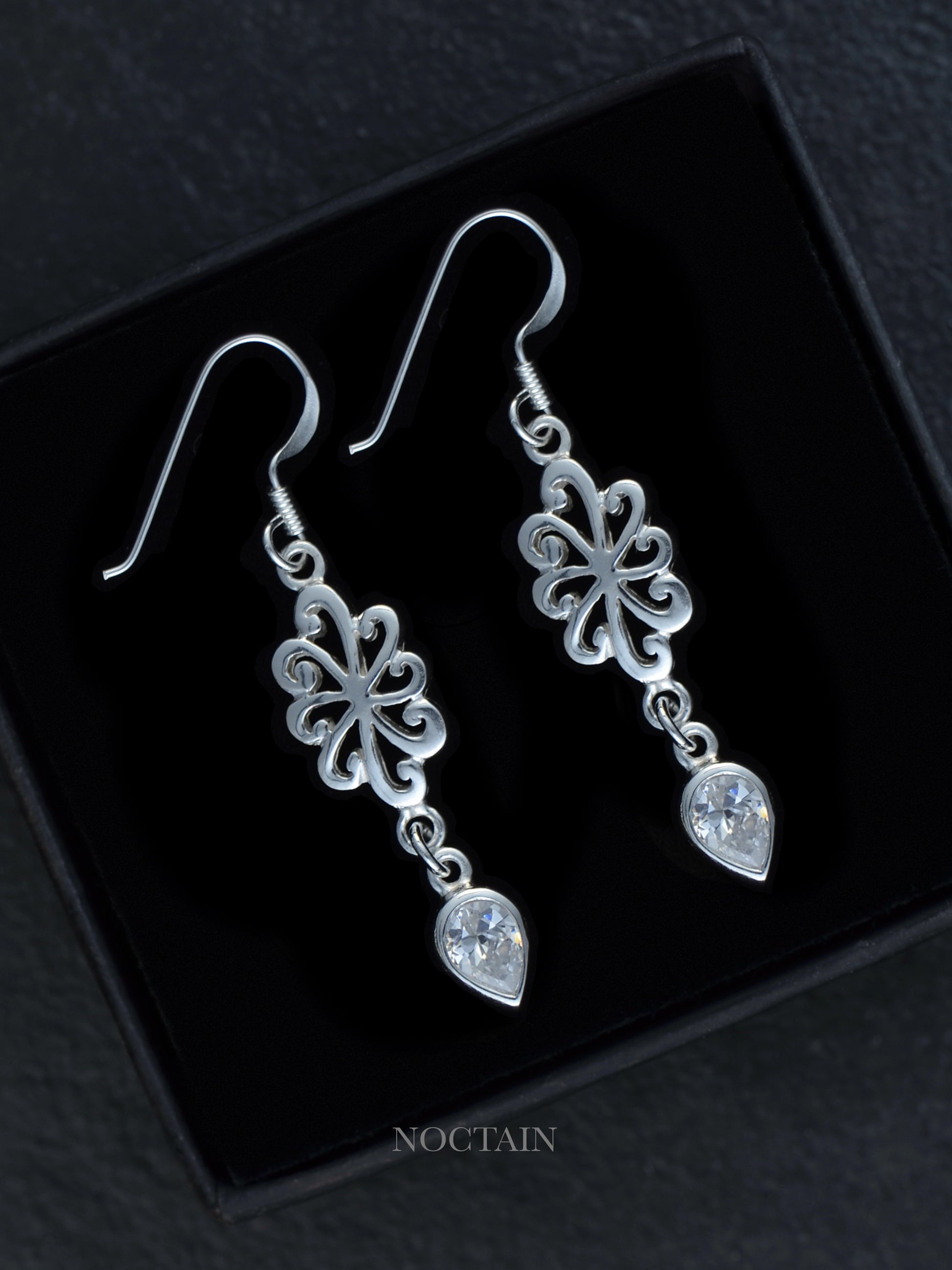 Ametra - Ohrhänger weiss