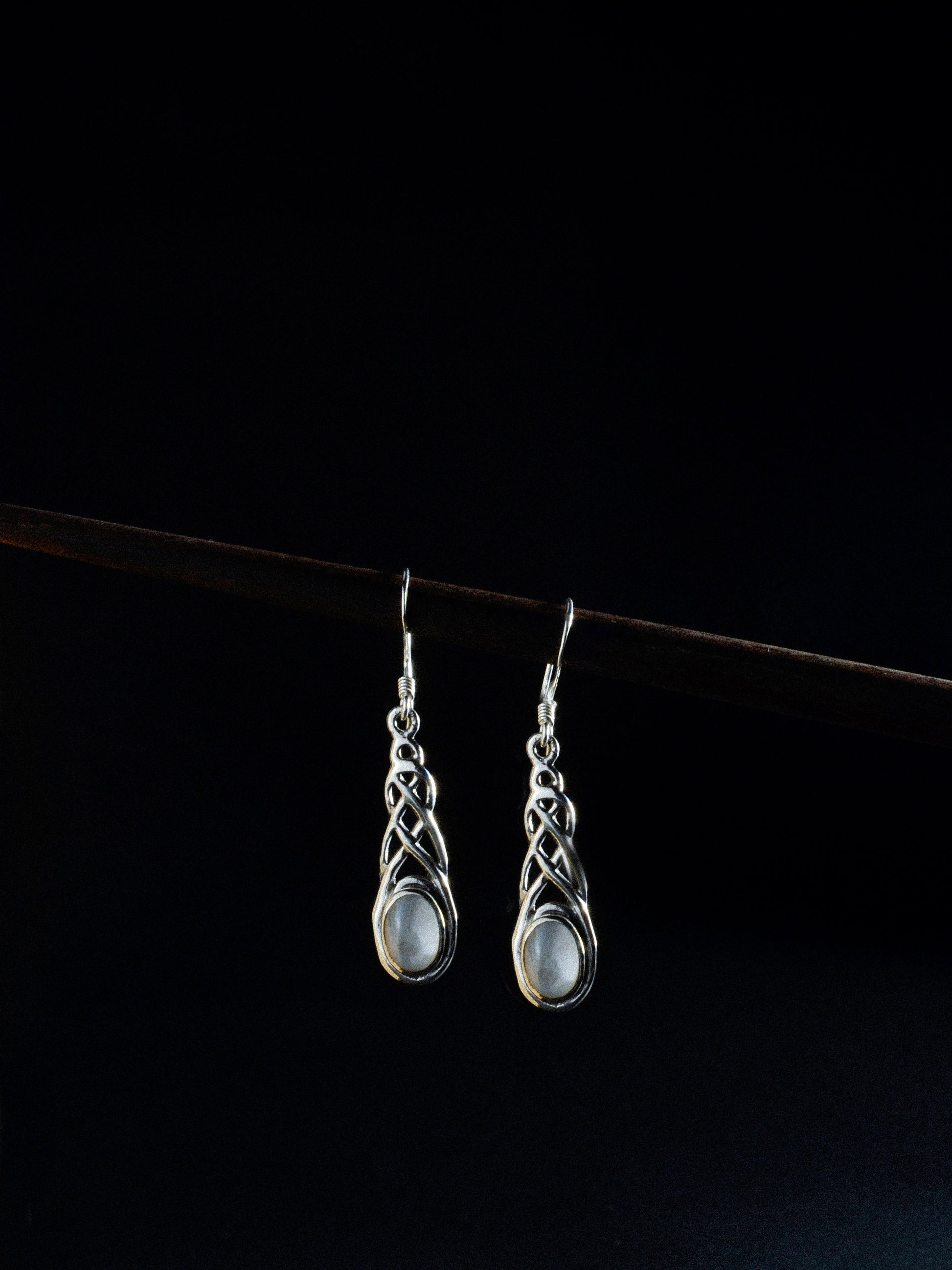 Ohrhänger „Alunara“ weiß