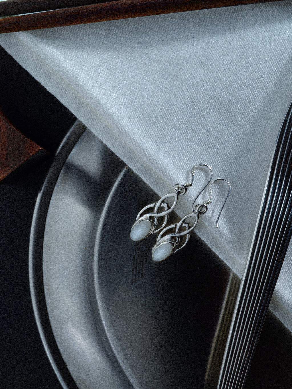 Ohrhänger „Selvar“ weiß