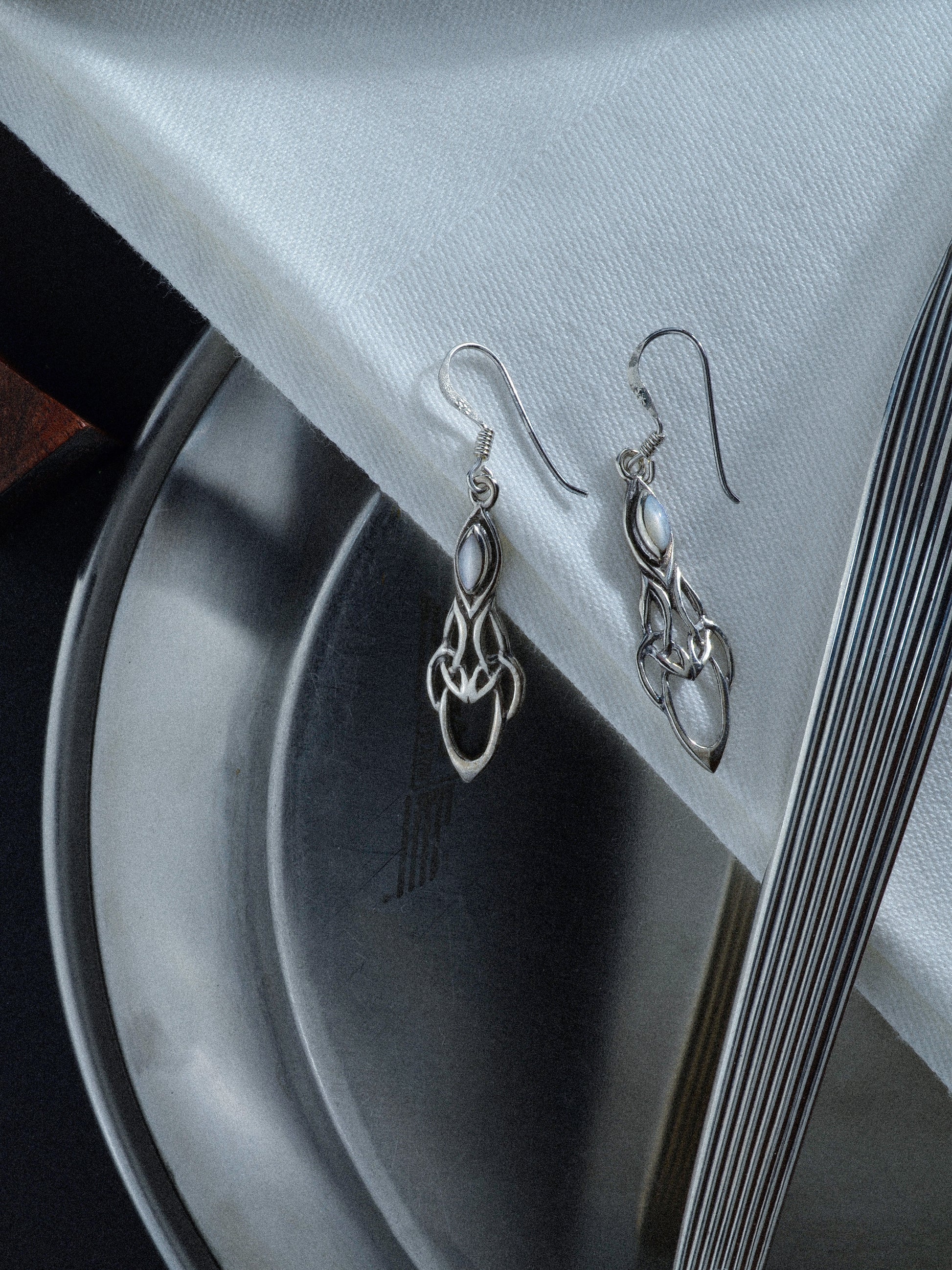 Ohrhänger „Alarien“ weiß