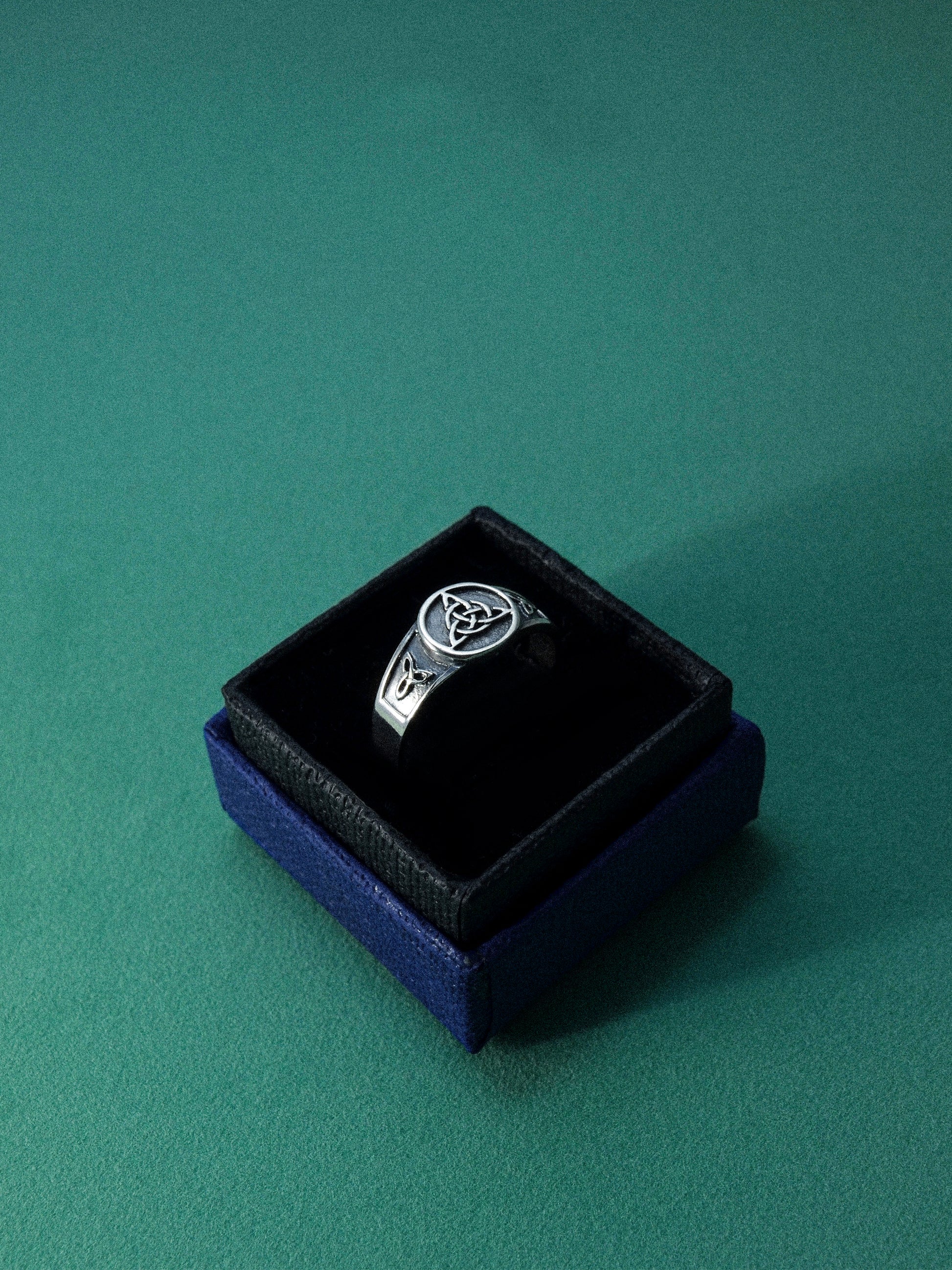 Ring Triquetra „Trinidrae“