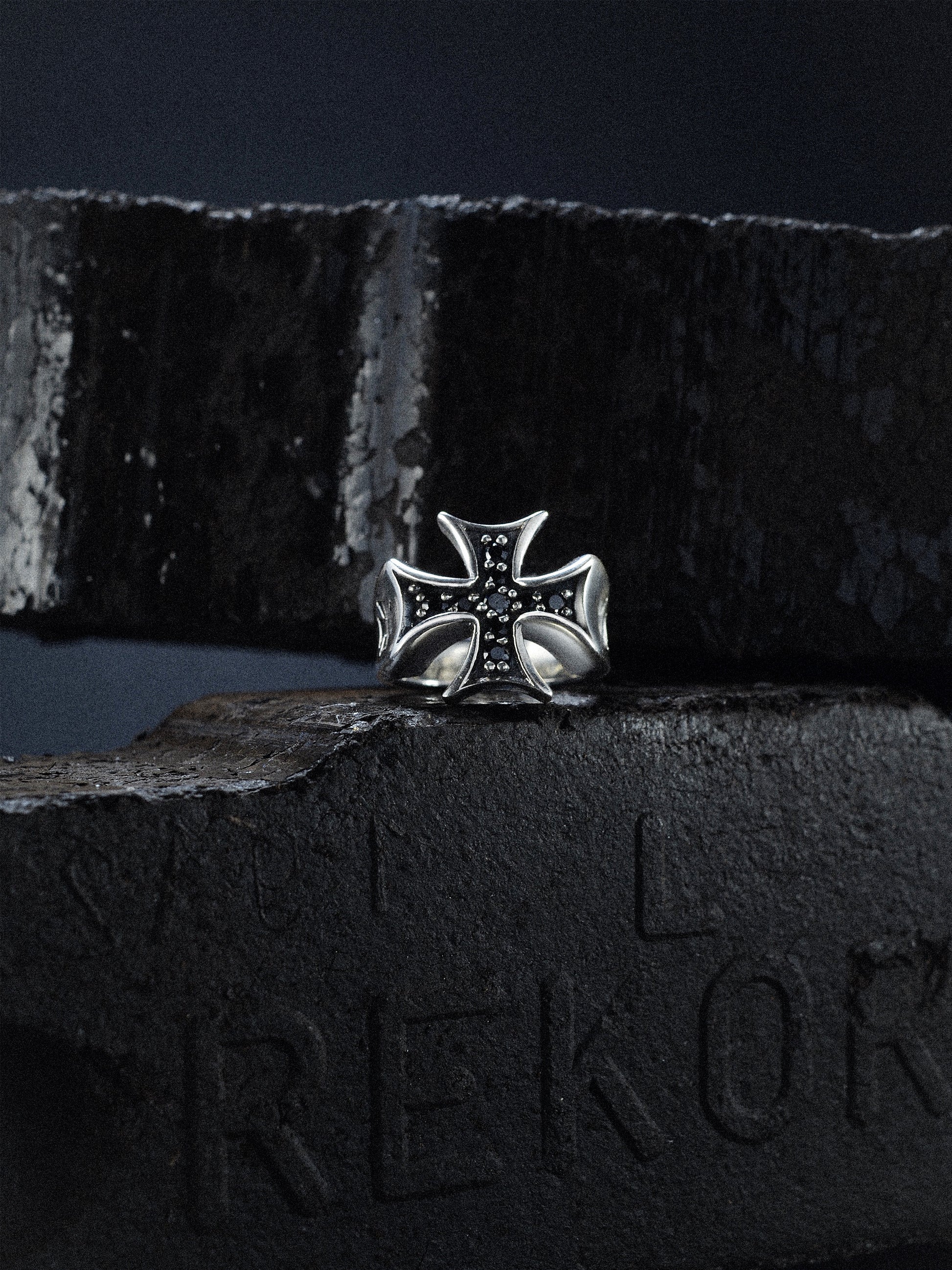 Ring Kreuz „Lyvari“