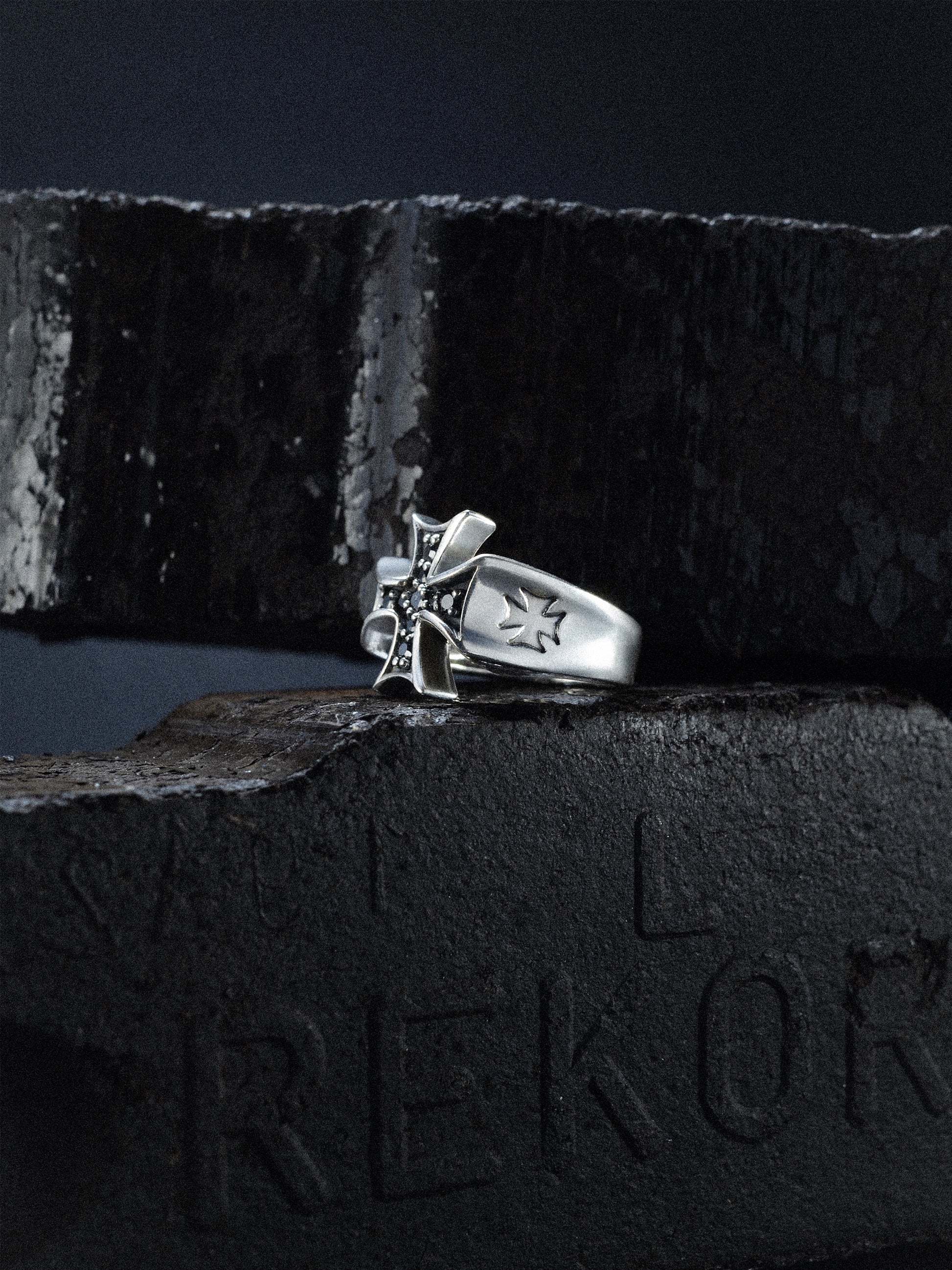 Ring Kreuz „Lyvari“