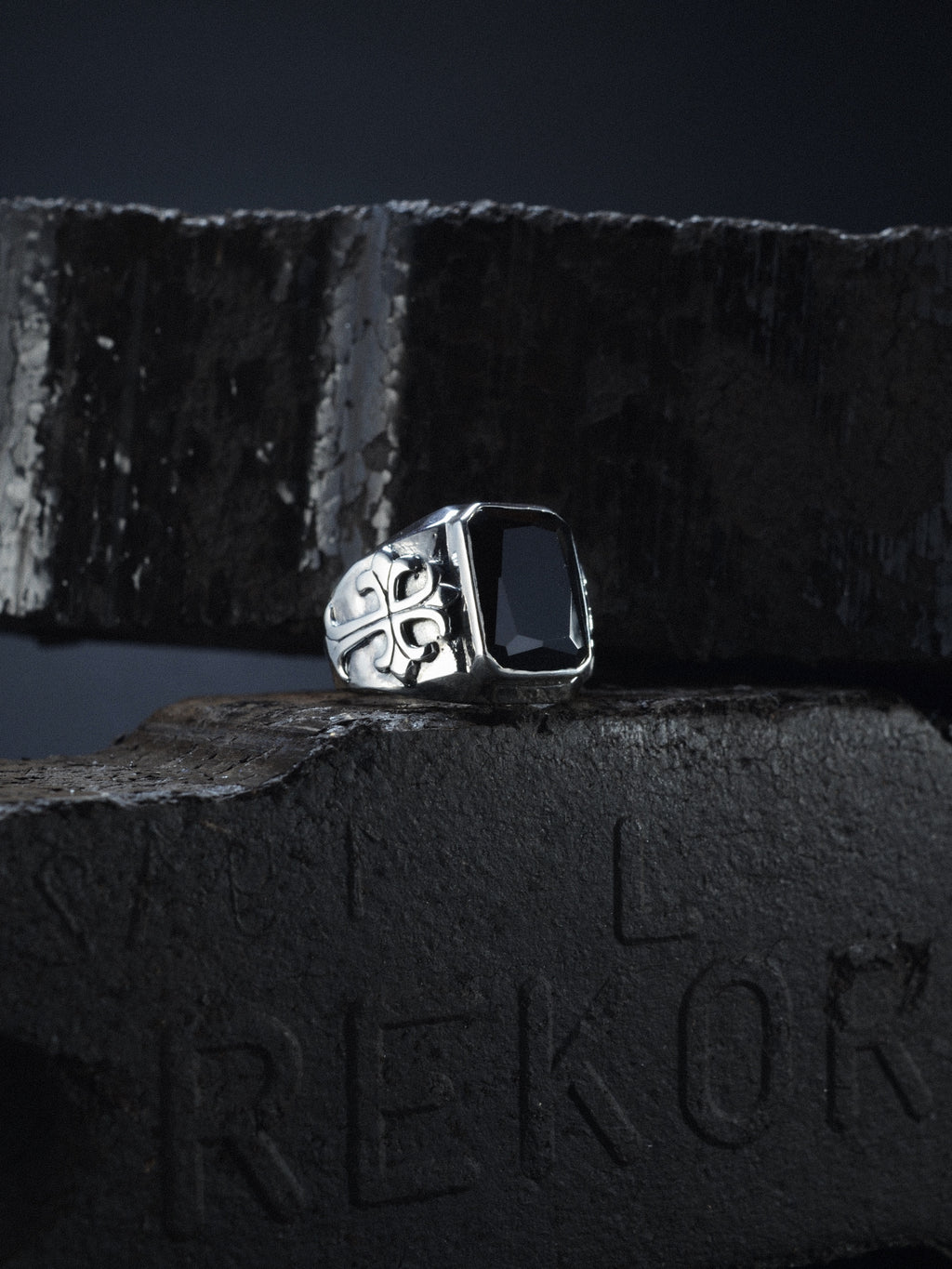 Ring Lilienkreuz „Darkcrux” schwarz