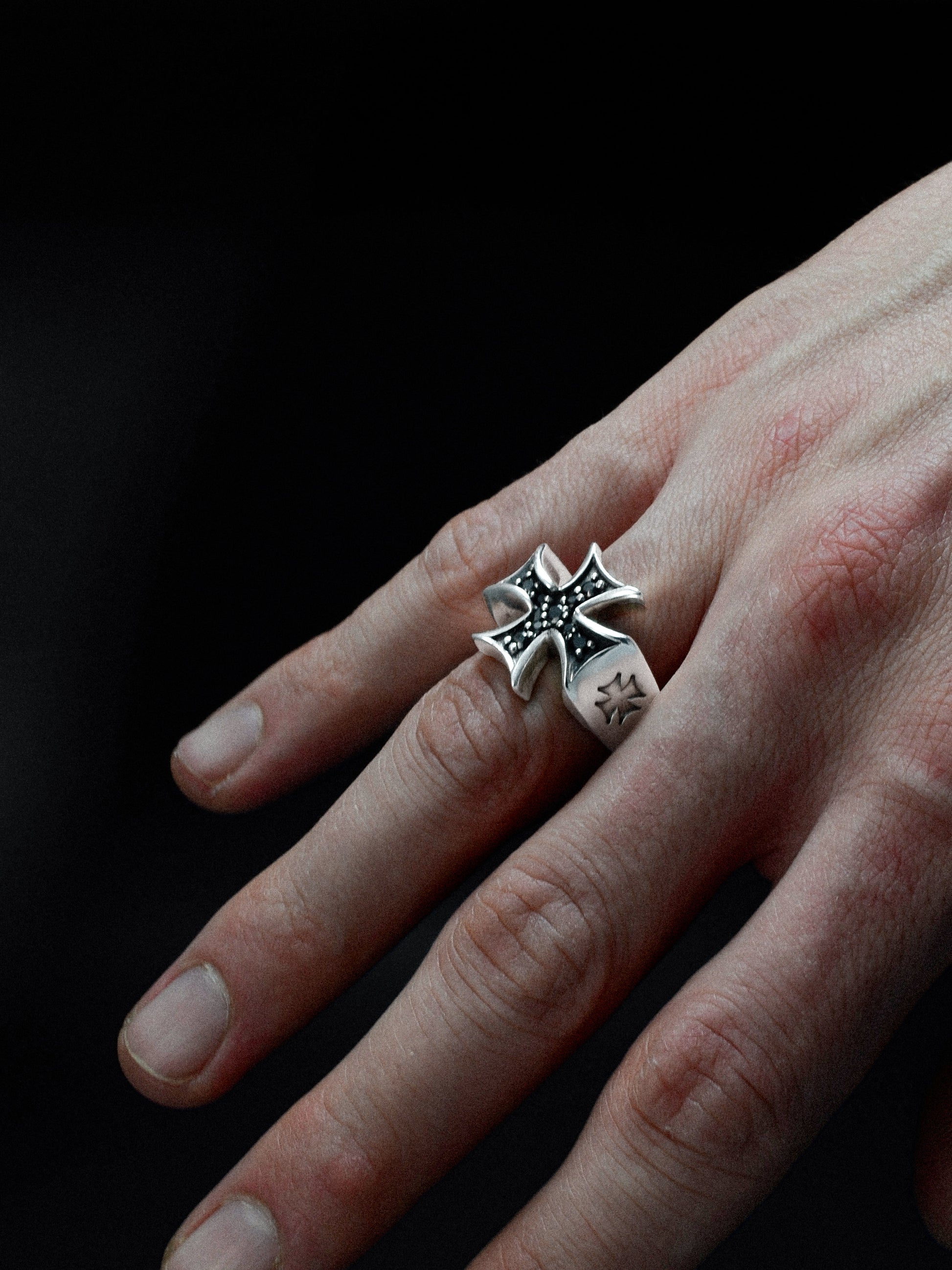 Ring Kreuz „Lyvari“