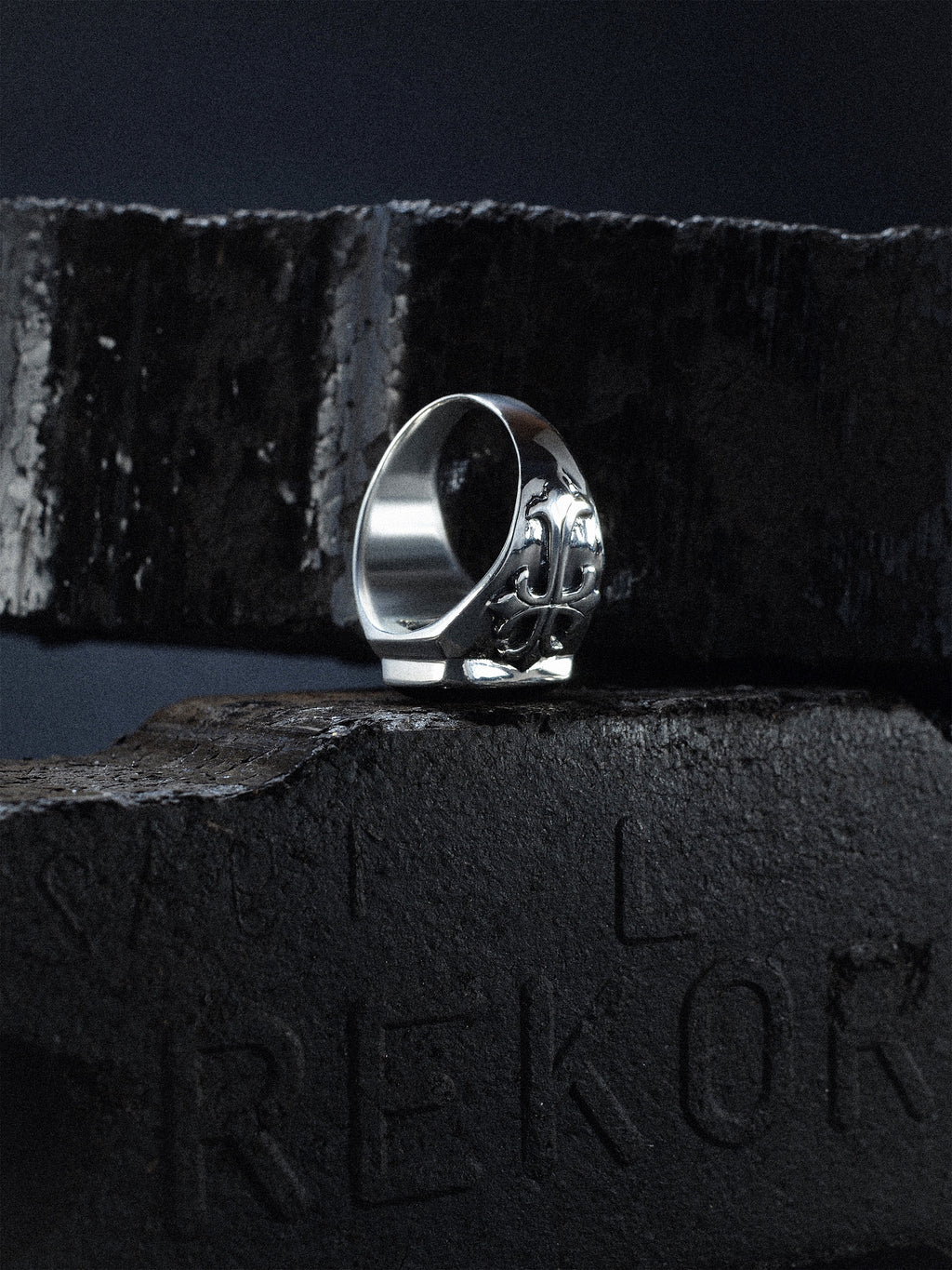 Ring Lilienkreuz „Darkcrux” schwarz