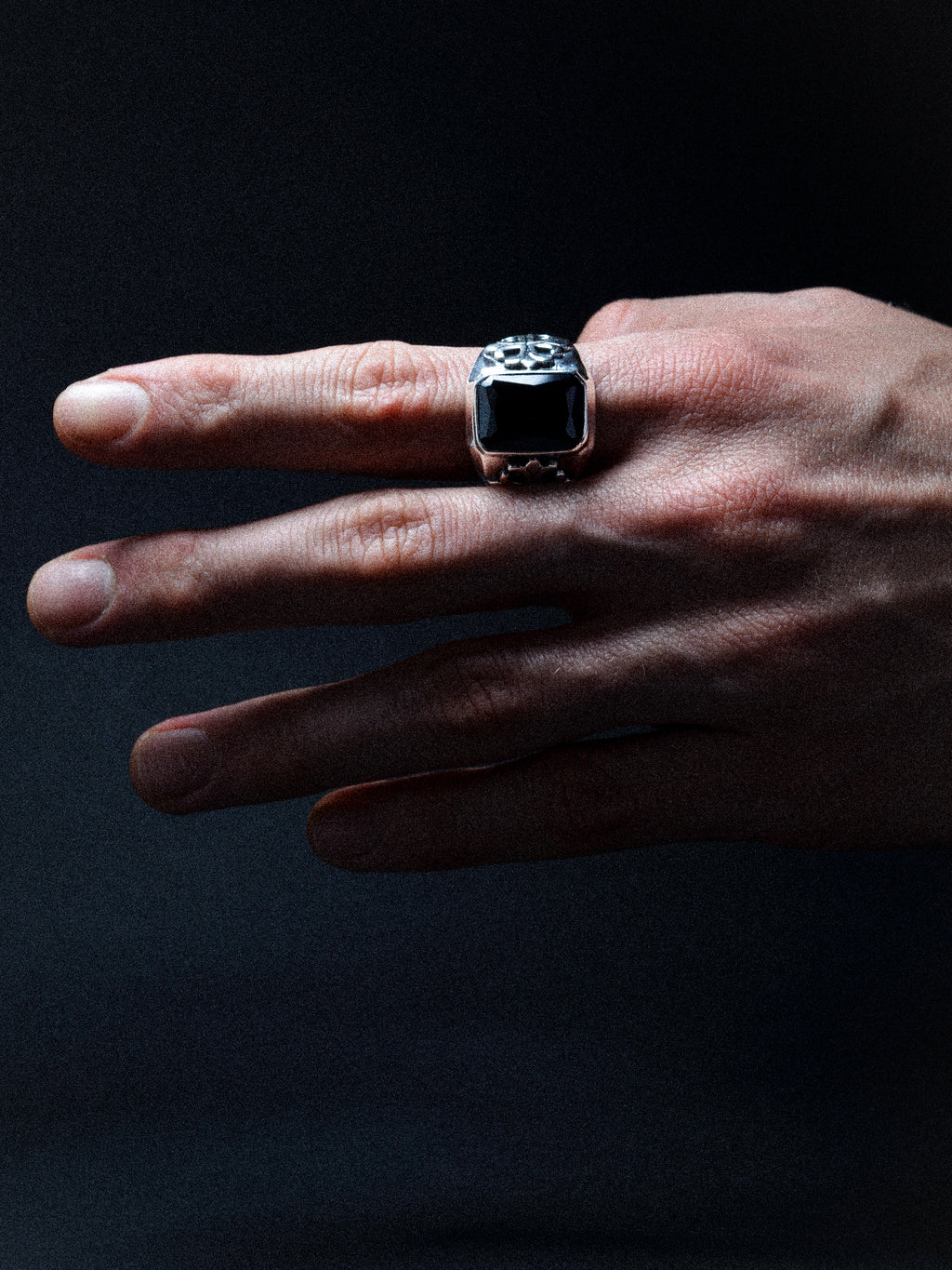 Ring Lilienkreuz „Darkcrux” schwarz