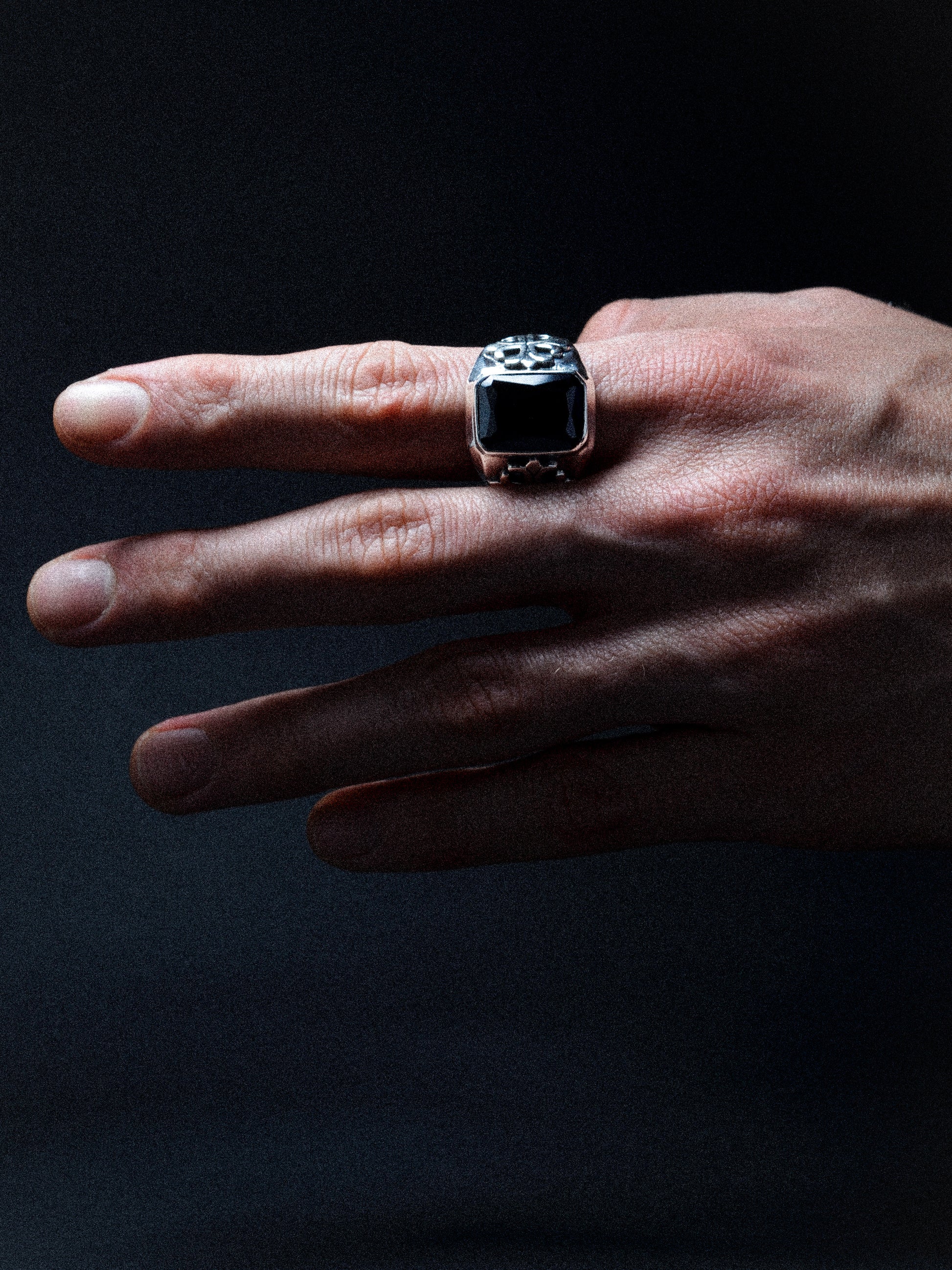 Ring Lilienkreuz „Darkcrux” schwarz