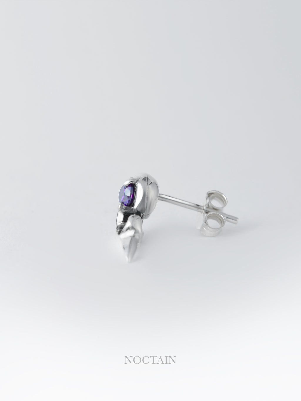 Morrigan Ohrstecker - violett