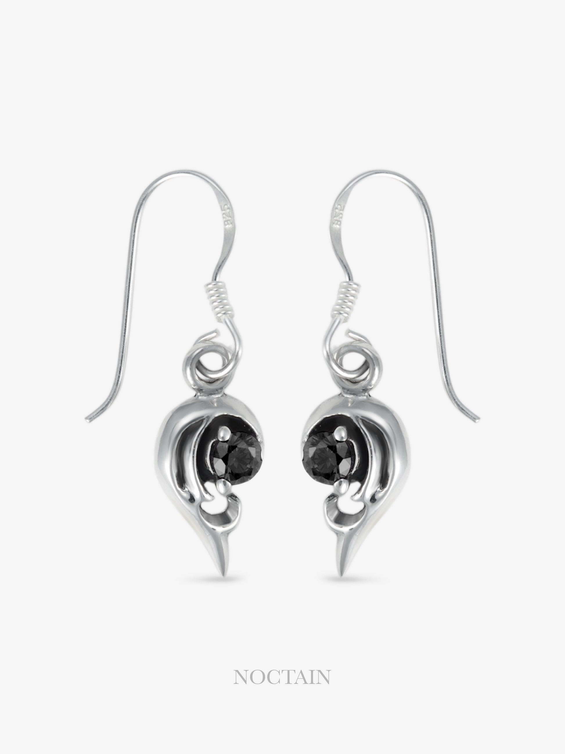 Morrigan Ohrhänger - schwarz